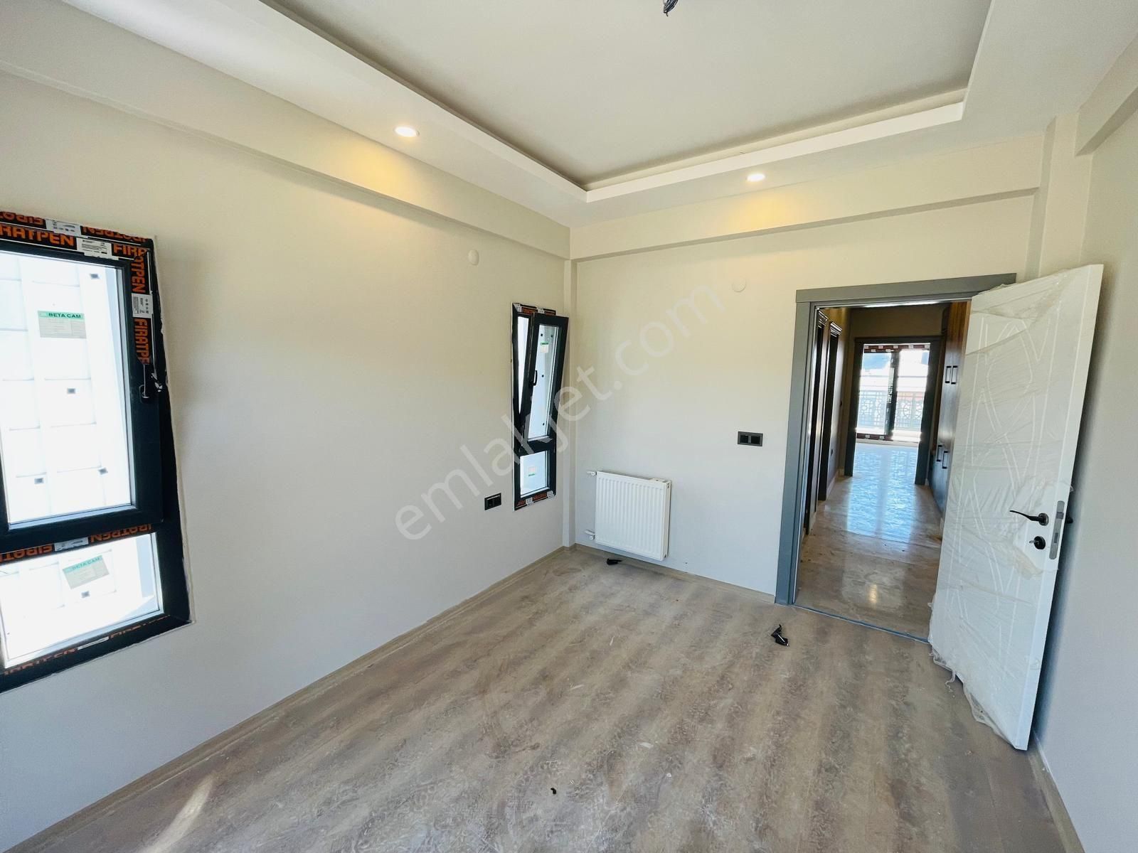 Kuşadası Merkezde Arakat Havuzlu Doğalgazlı Asansörlü 2+1 90m2 Daire - Görsel 11