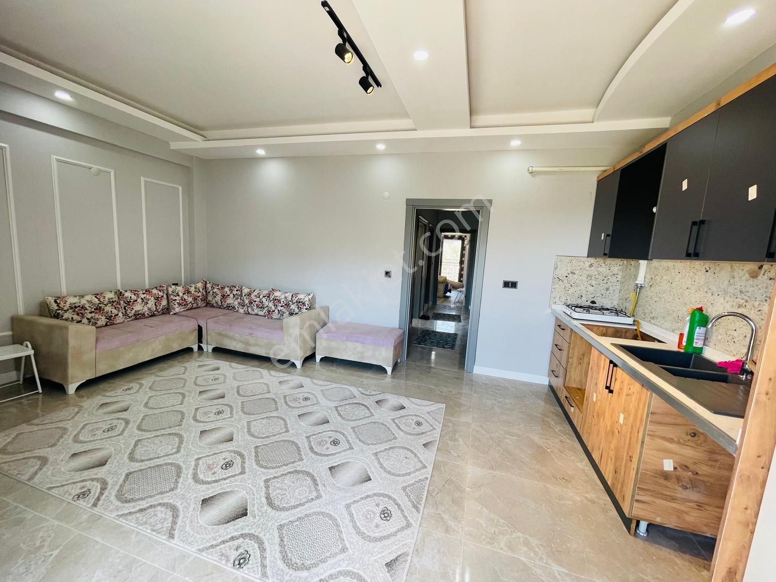 Kuşadası Merkezde Arakat Havuzlu Doğalgazlı Asansörlü 2+1 90m2 Daire - Görsel 21