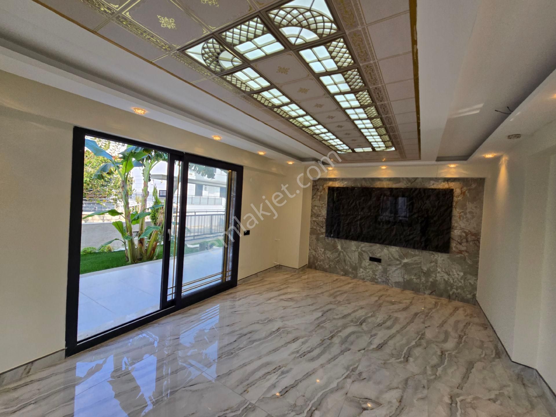 Kuşadası Kadınlar Denizinde Sahile 600mt Mesafede Tek Müstakil Özel Havuzlu Sıfır 4+1 180m2 Villa - Görsel 7