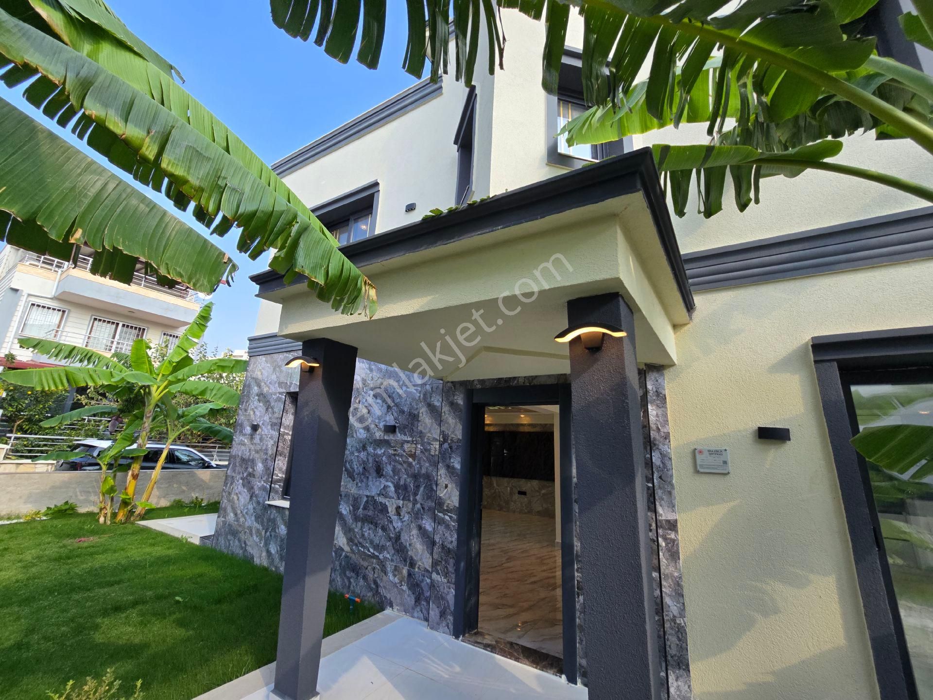 Kuşadası Kadınlar Denizinde Sahile 600mt Mesafede Tek Müstakil Özel Havuzlu Sıfır 4+1 180m2 Villa - Görsel 19