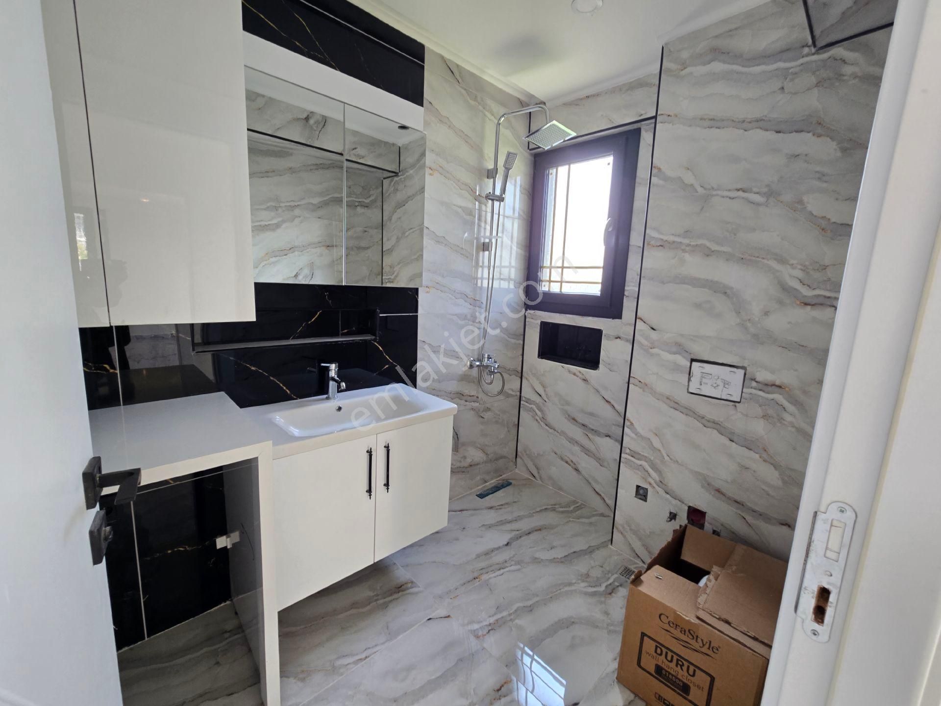 Kuşadası Kadınlar Denizinde Sahile 600mt Mesafede Tek Müstakil Özel Havuzlu Sıfır 4+1 180m2 Villa - Görsel 11