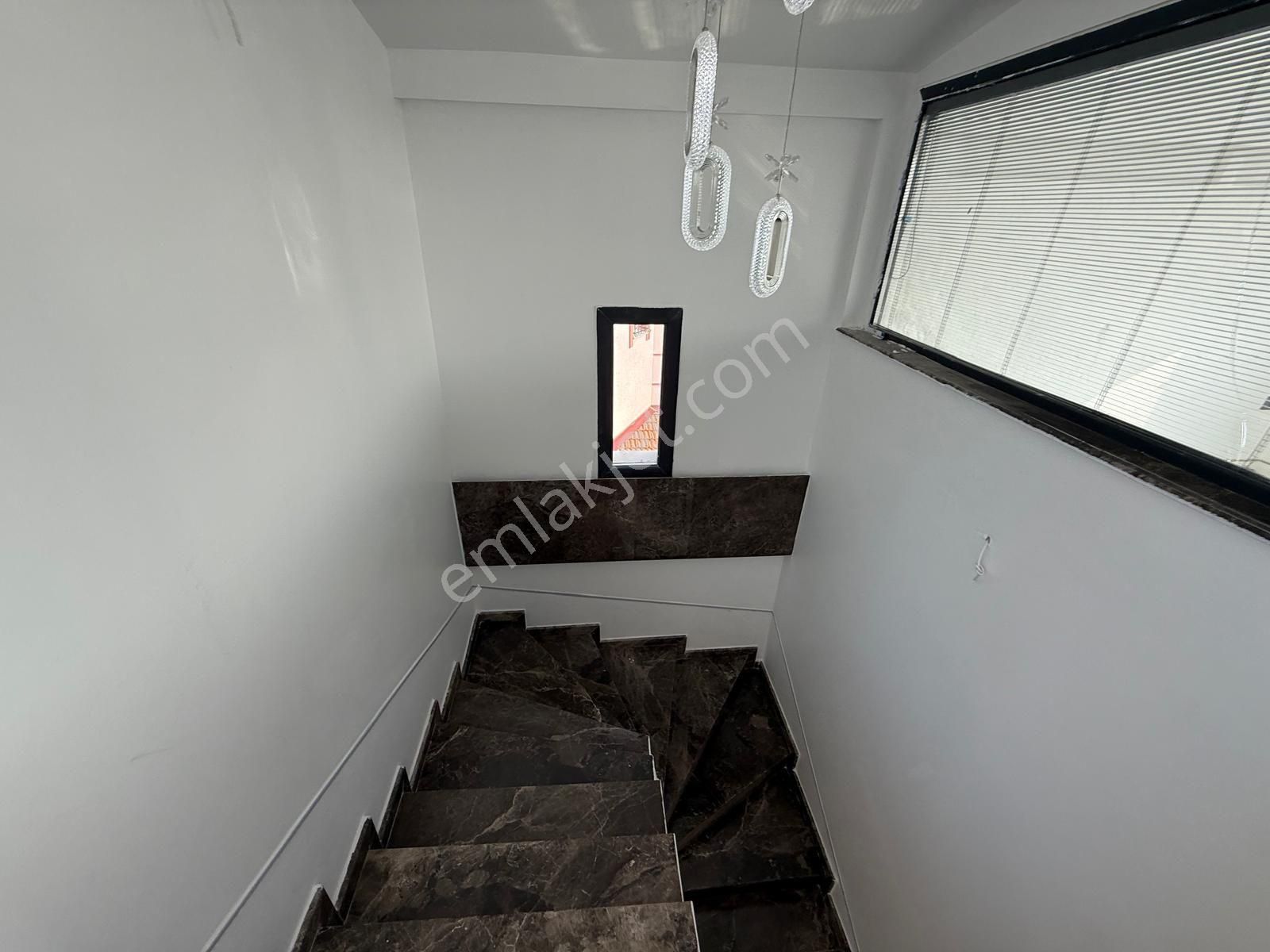 Kuşadası Kadınlar Denizinde Sahile 600mt Mesafede Tek Müstakil Özel Havuzlu Sıfır 4+1 180m2 Villa - Görsel 34