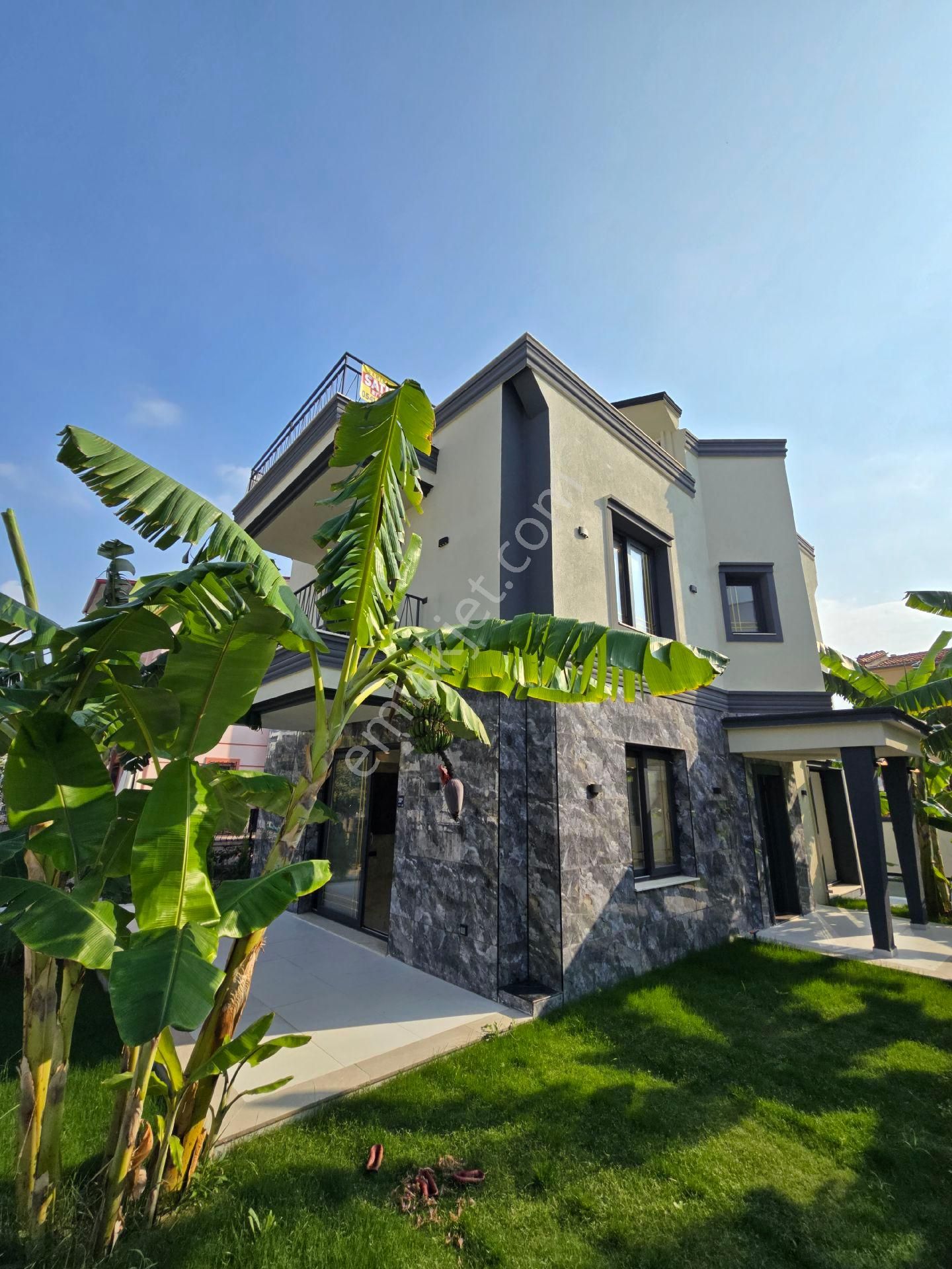 Kuşadası Kadınlar Denizinde Sahile 600mt Mesafede Tek Müstakil Özel Havuzlu Sıfır 4+1 180m2 Villa - Görsel 5