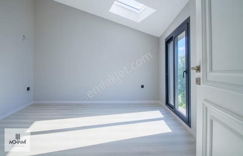 Sahile 100mt Merkezde 5+1 230m2 Teraslı Doğalgazlı Otoparklı - Görsel 2