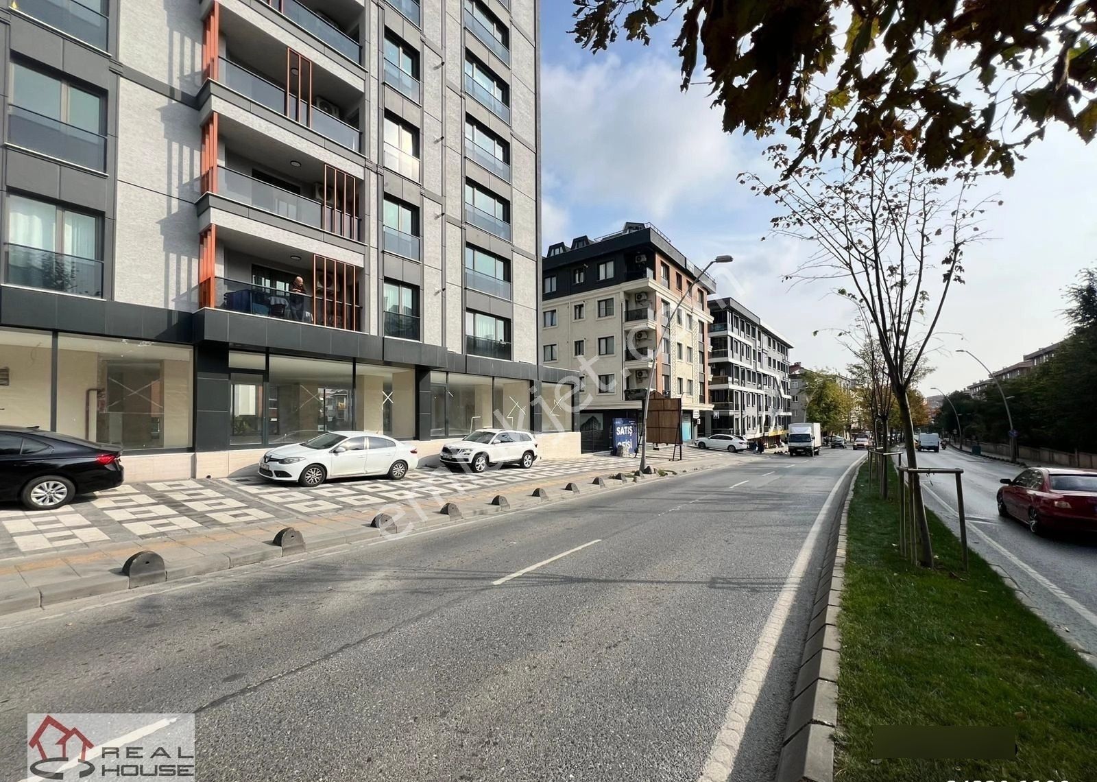 Yenibosna Merkez Mah. 620 M² Kdv Avantajlı Kiralık Dükkan - Görsel 5