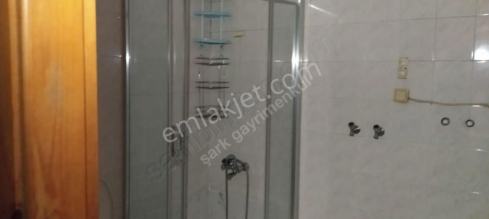 Rüstempaşa Mahallesi'nde 3+1 Geniş Daire - Görsel 9