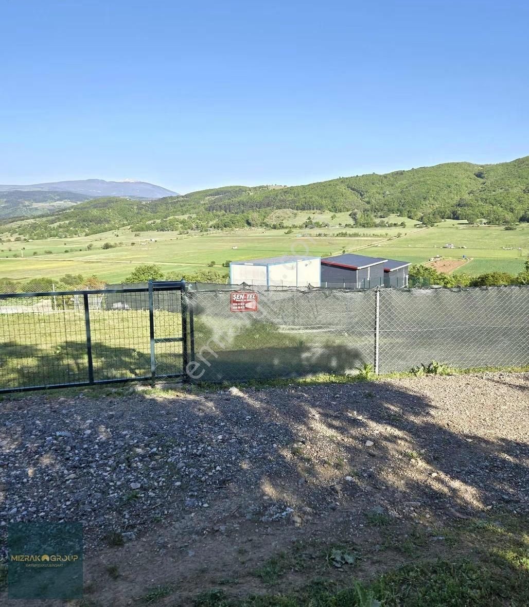 Atlasköy-dağyenice Göl Manzaralı Harika Konum Köşe Parsel 250 M2