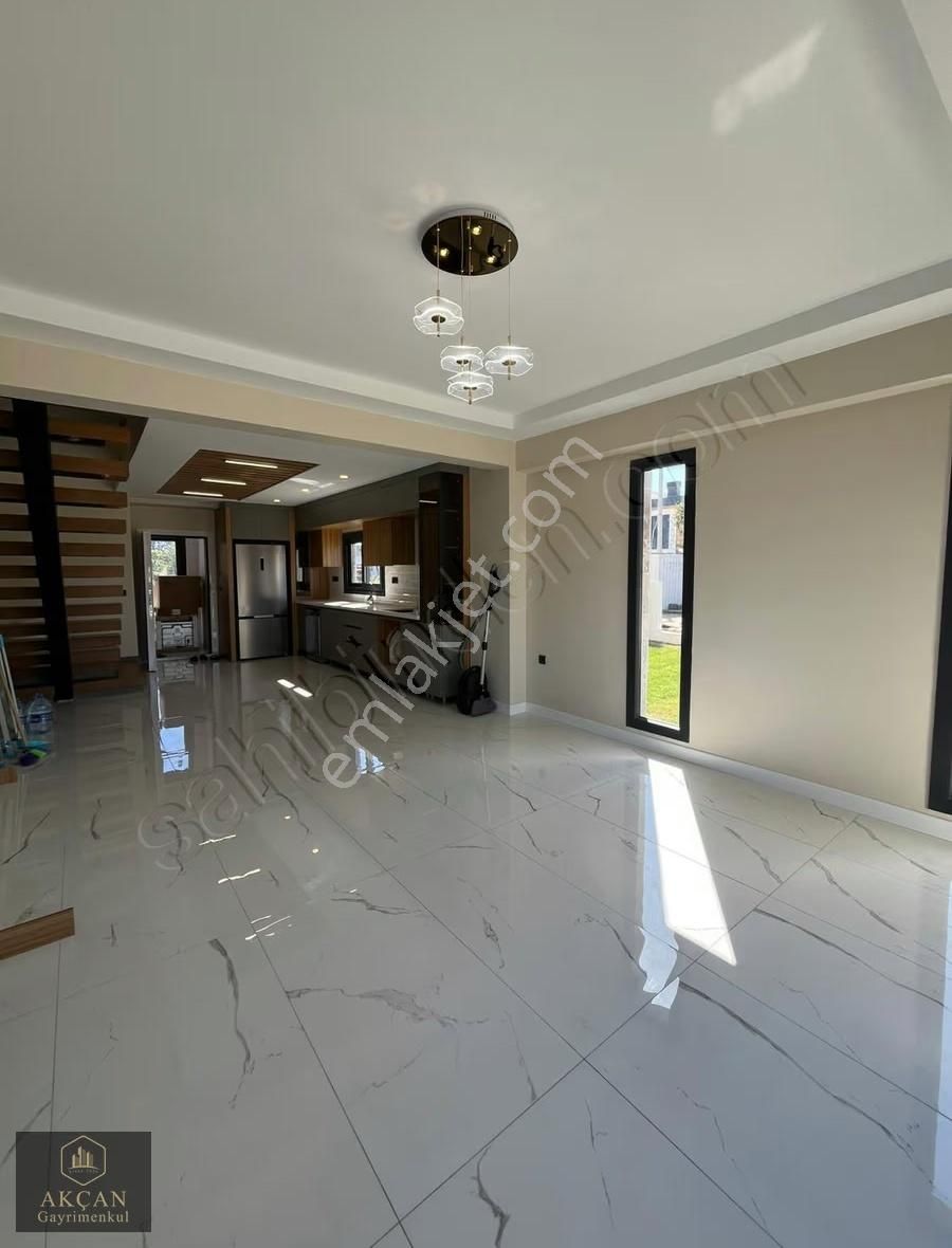 Akçan'dan Önerlerde Kış Bahçeli, Ebeveyn Banyolu Şık Villa - Görsel 27