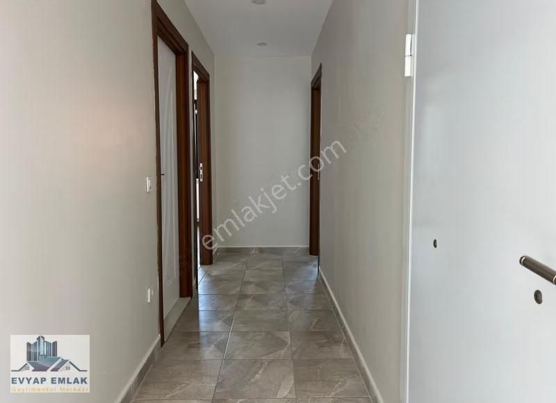 Kumburgaz Sahilinde Denize Sadece 50 Metre Mesafede 2+1 4 Yıllık - Görsel 7