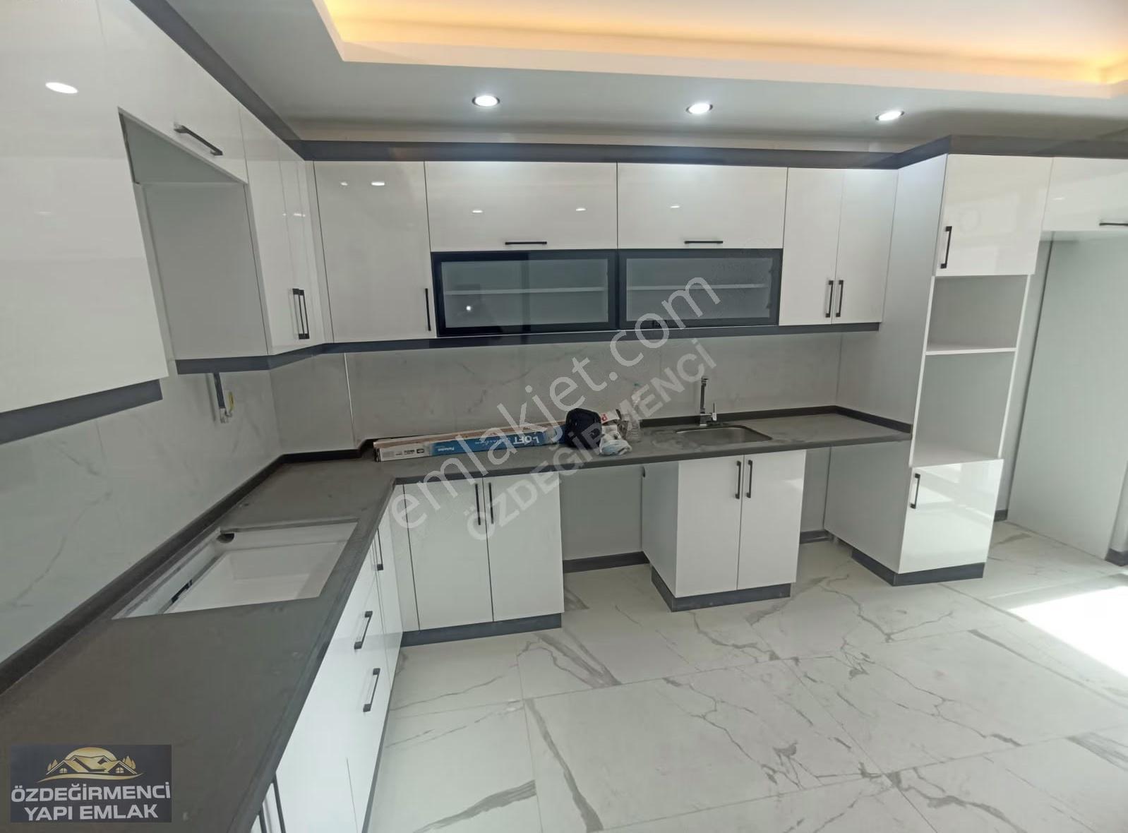 Özdeğirmenci Yapı Emlaktan Satılık 160 M2 3+1 Daire - Görsel 21
