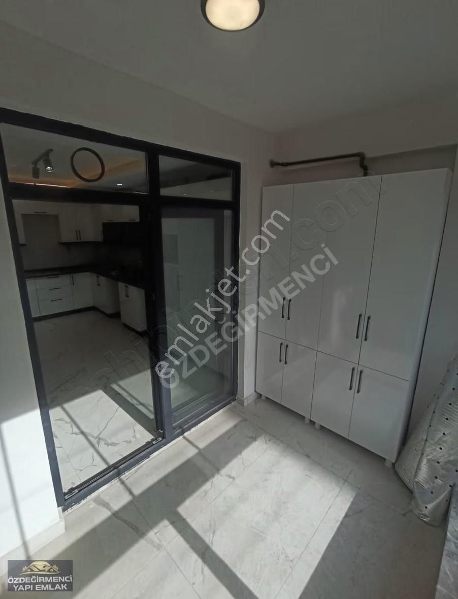Özdeğirmenci Yapı Emlaktan Satılık 160 M2 3+1 Daire - Görsel 16