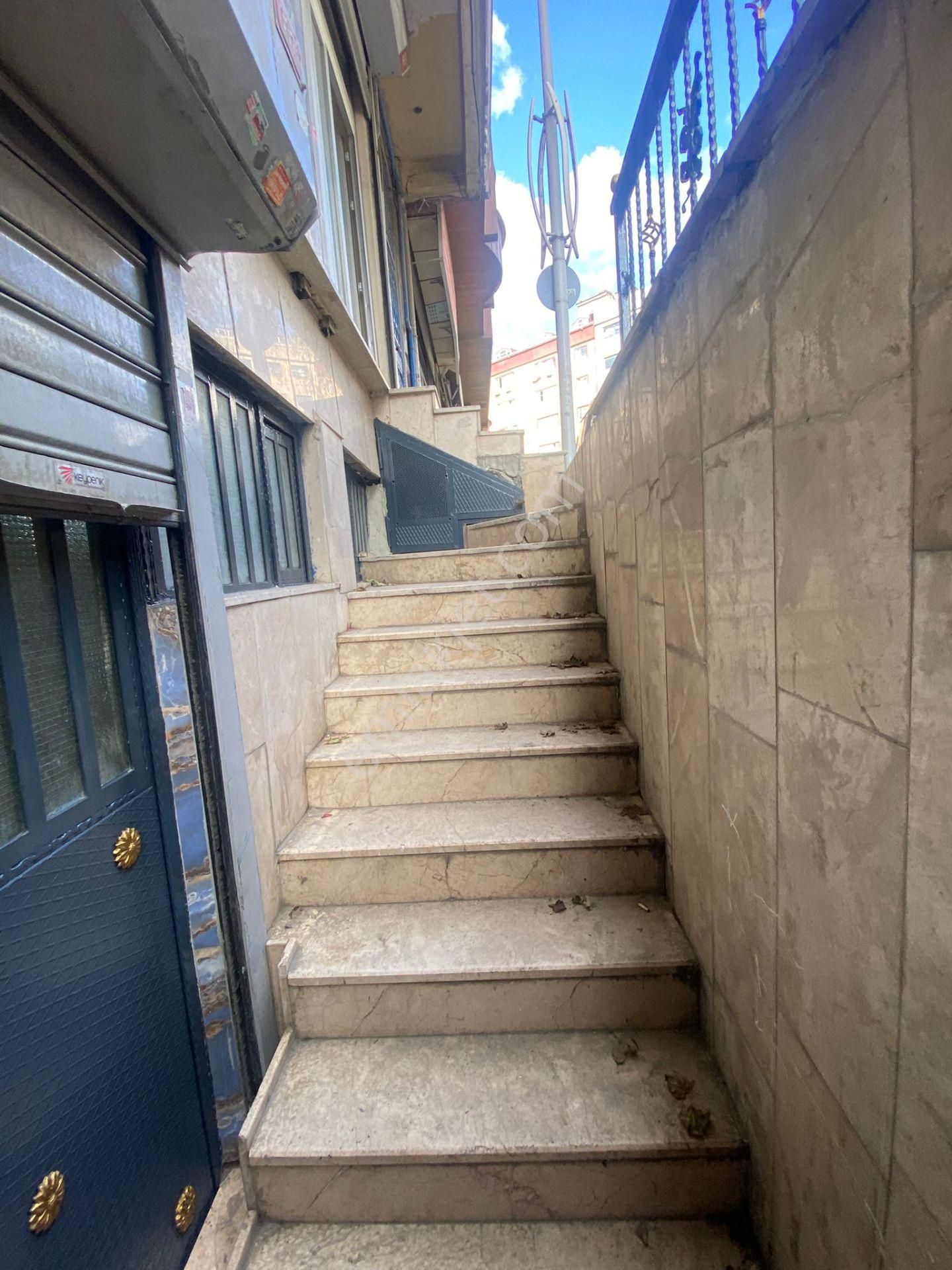 Bölge Uzmanı Emre Koç'tan Ordu Caddesi Üzeri 100+100 M2(depolu) - Görsel 4