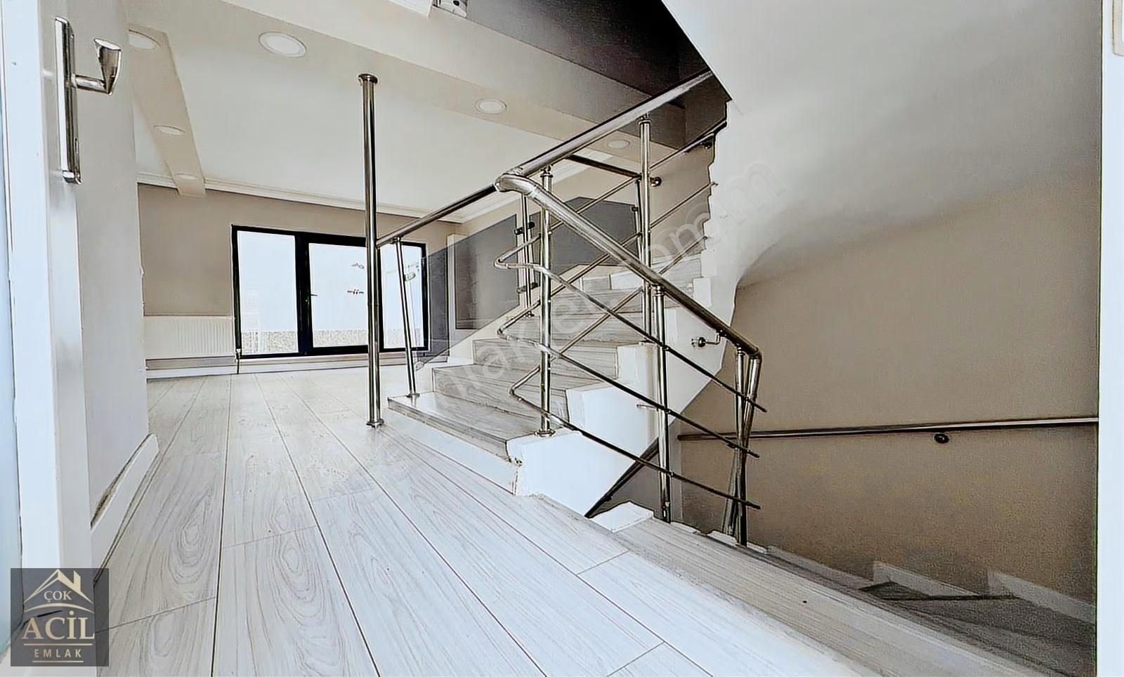 Çok Acil'den Full Yapılı Merkezi Konumda 4,5+1 Müstakil Daire ! - Görsel 31