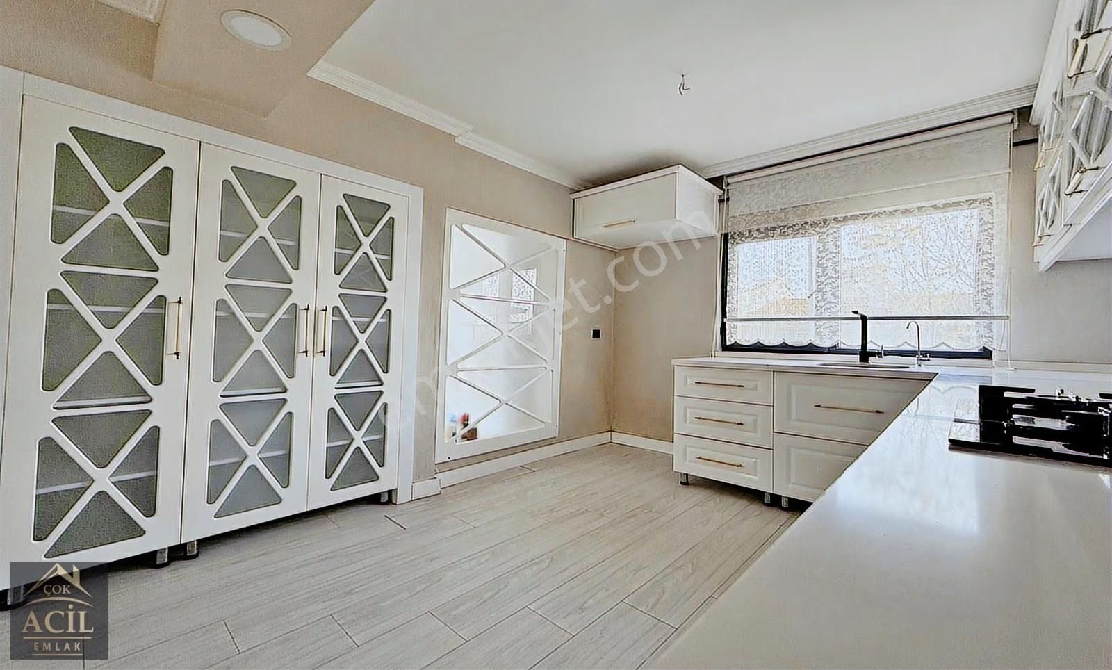 Çok Acil'den Full Yapılı Merkezi Konumda 4,5+1 Müstakil Daire ! - Görsel 15