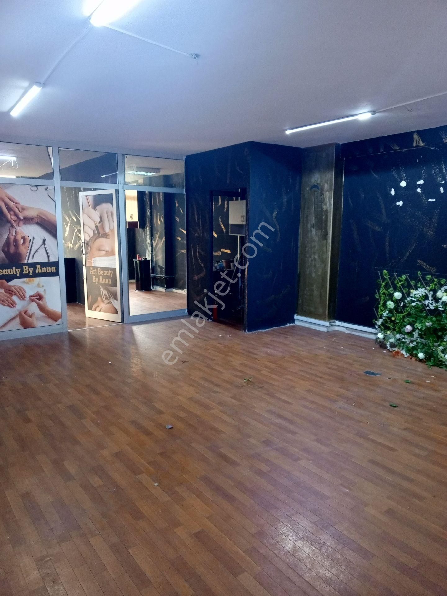 ​📢 Şirinevler Meydan’da Fırsat Kiralık Ticari Alan