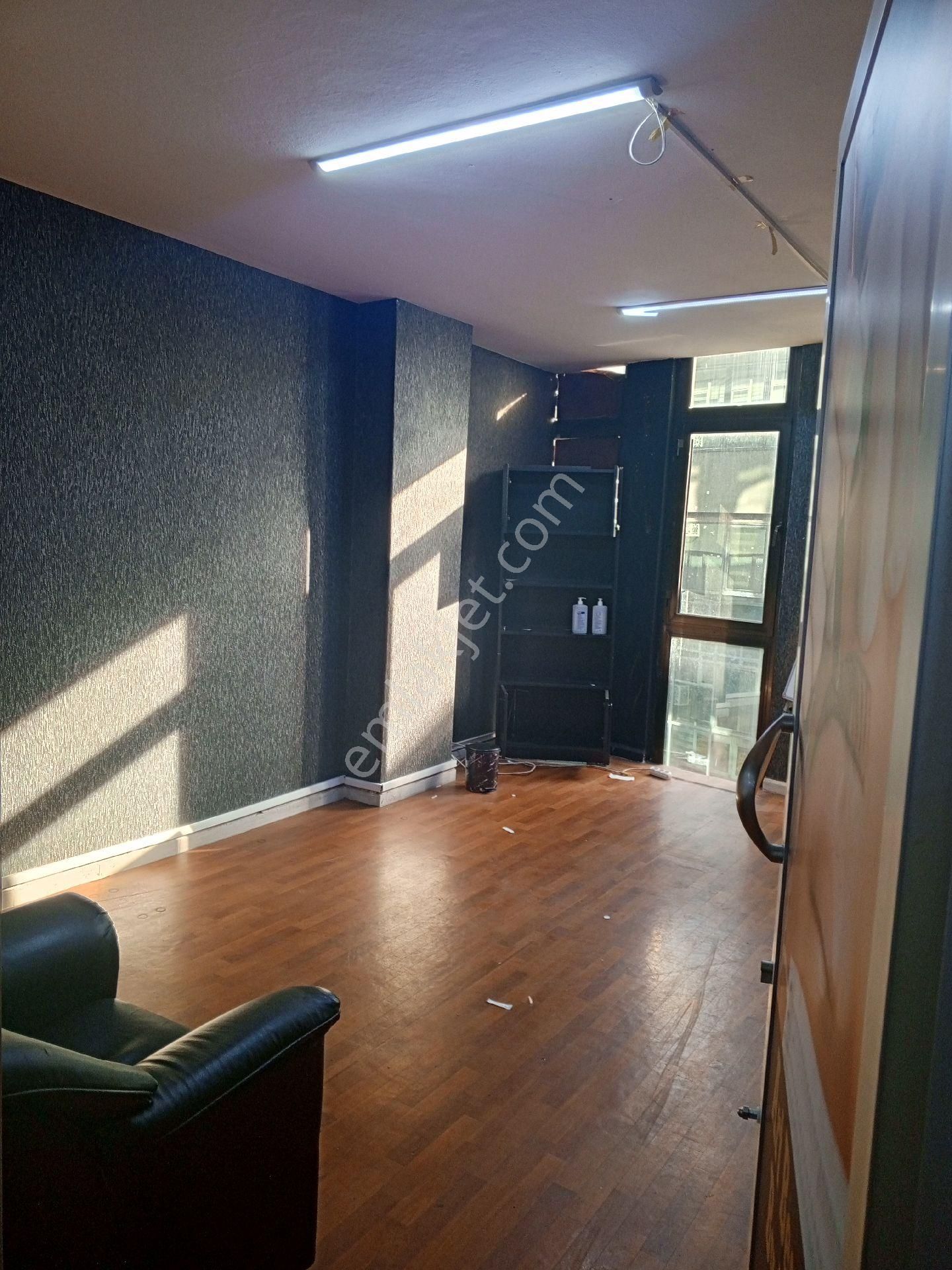 ​📢 Şirinevler Meydan’da Fırsat Kiralık Ticari Alan - Görsel 4