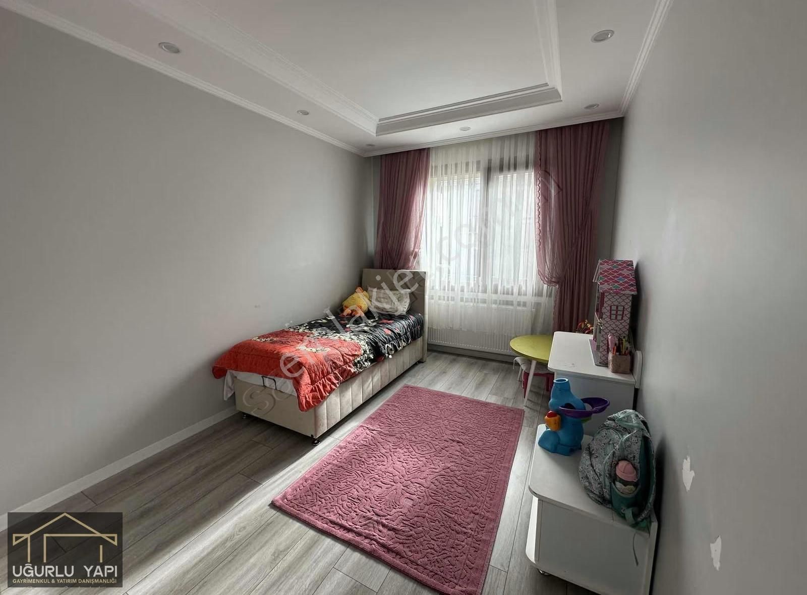 Uğurlu'dan Lüks Ve Modern Aile Sitesinde Kiralık 4+1 215m2 Daire - Görsel 20