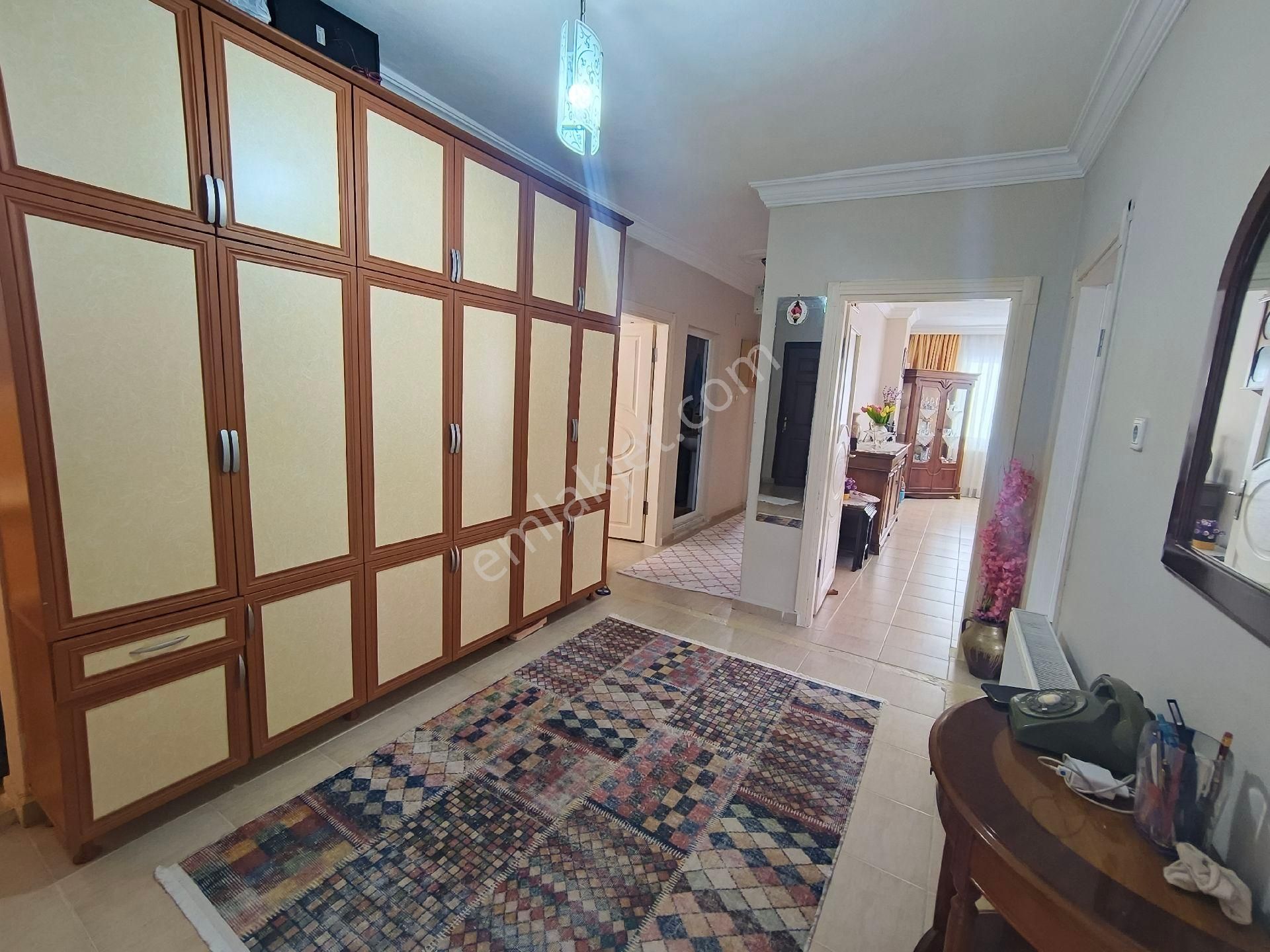 Sayapark Civari Geniş Oturumlu Satilik