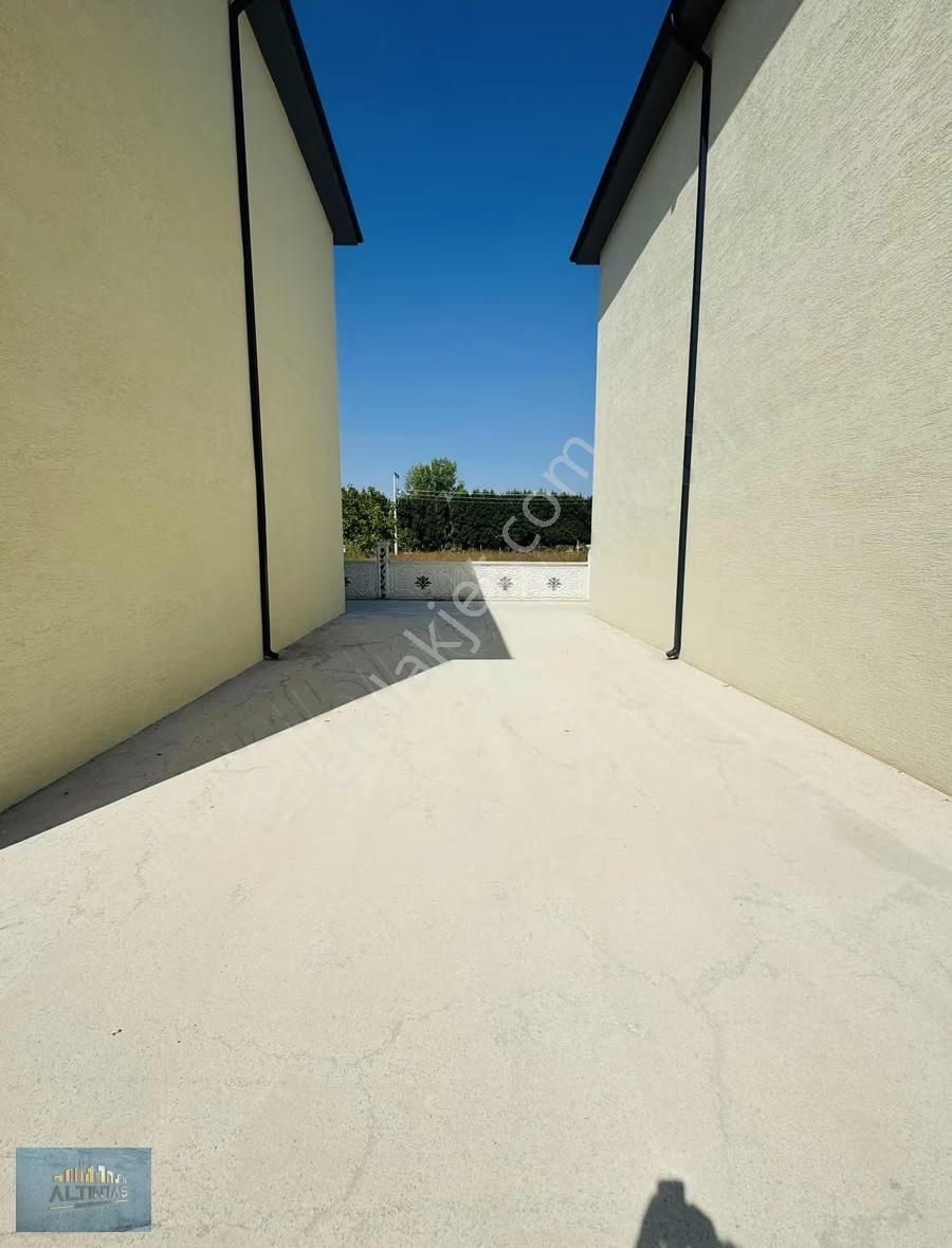 Üniversite Bölgesinde Nezih Apartmanda Kiralık 1+1 - Görsel 7