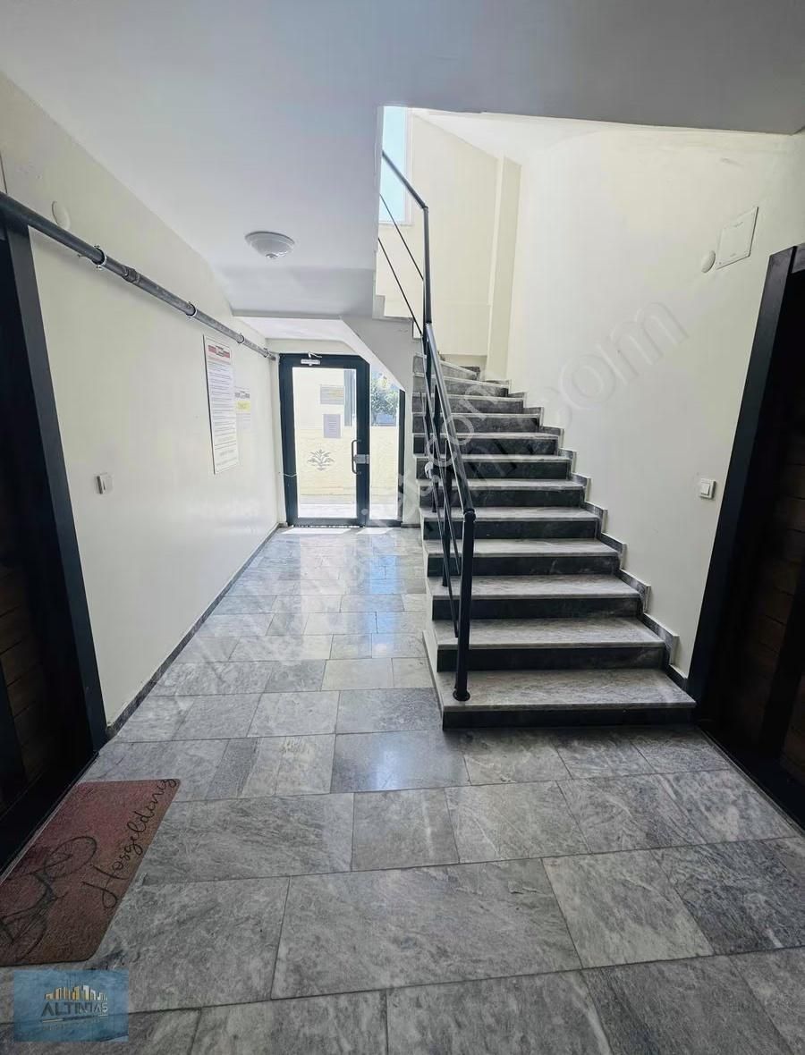 Üniversite Bölgesinde Nezih Apartmanda Kiralık 1+1 - Görsel 6