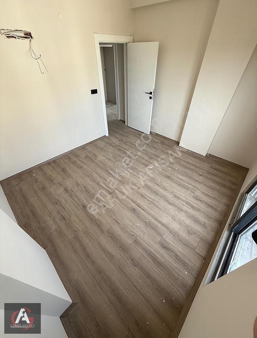 Faruk Arısan'dan Süper Konumda Oturuma Hazır Geniş Ve Lüx 1+1