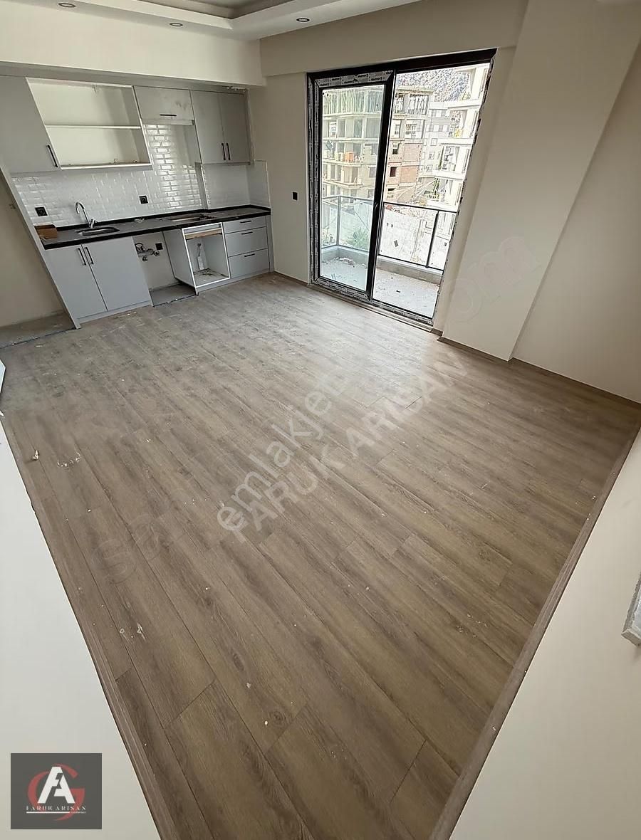 Faruk Arısan'dan Süper Konumda Oturuma Hazır Geniş Ve Lüx 1+1 - Görsel 6