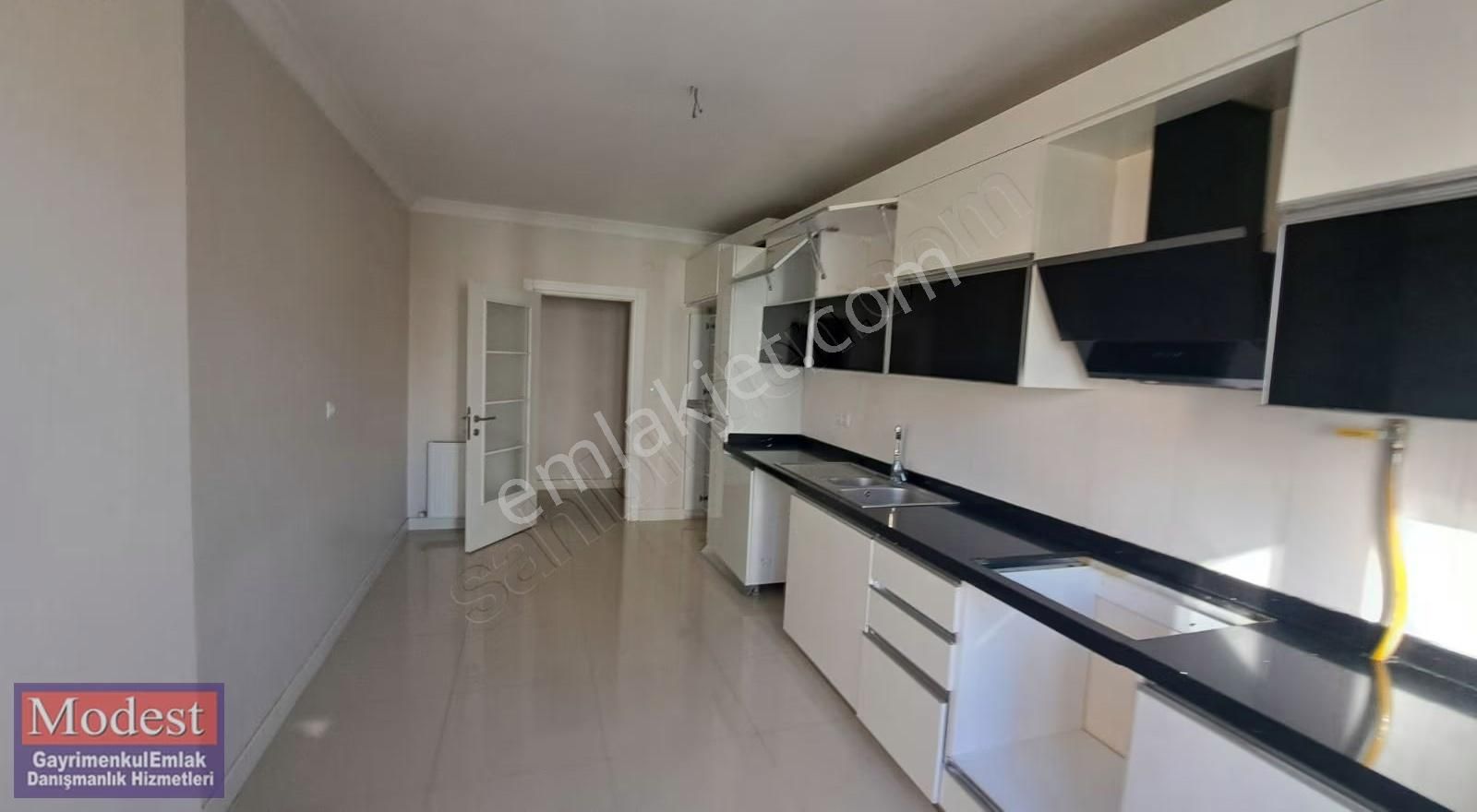 Modest Den Uğurmumcu Merkezde Kiralık Daire