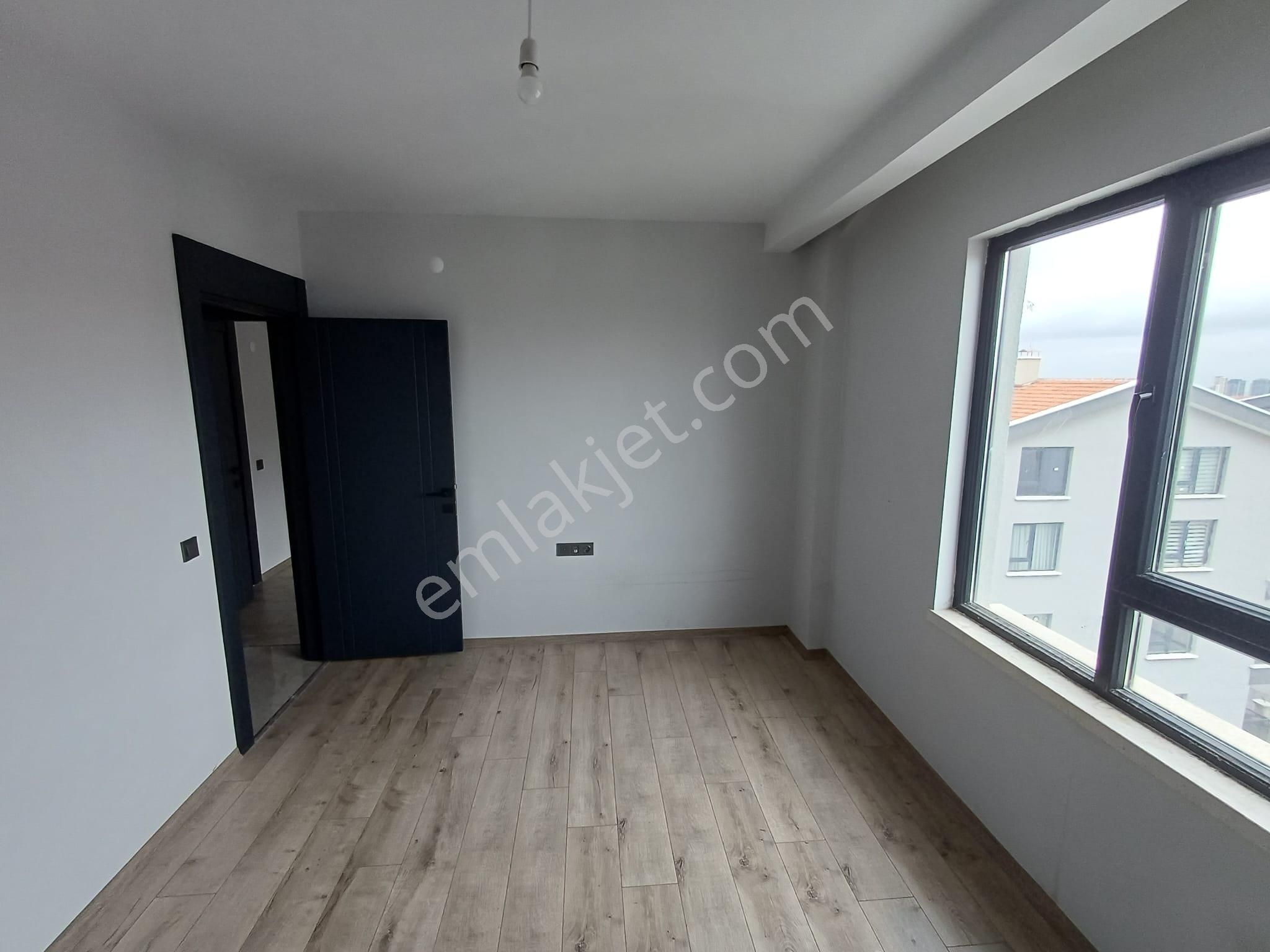 İncek De Bulvara Üniversitelere Yakın Kombili Asansörlü Otoparklı 3+1 Kiralık Dubleks Daire - Görsel 16