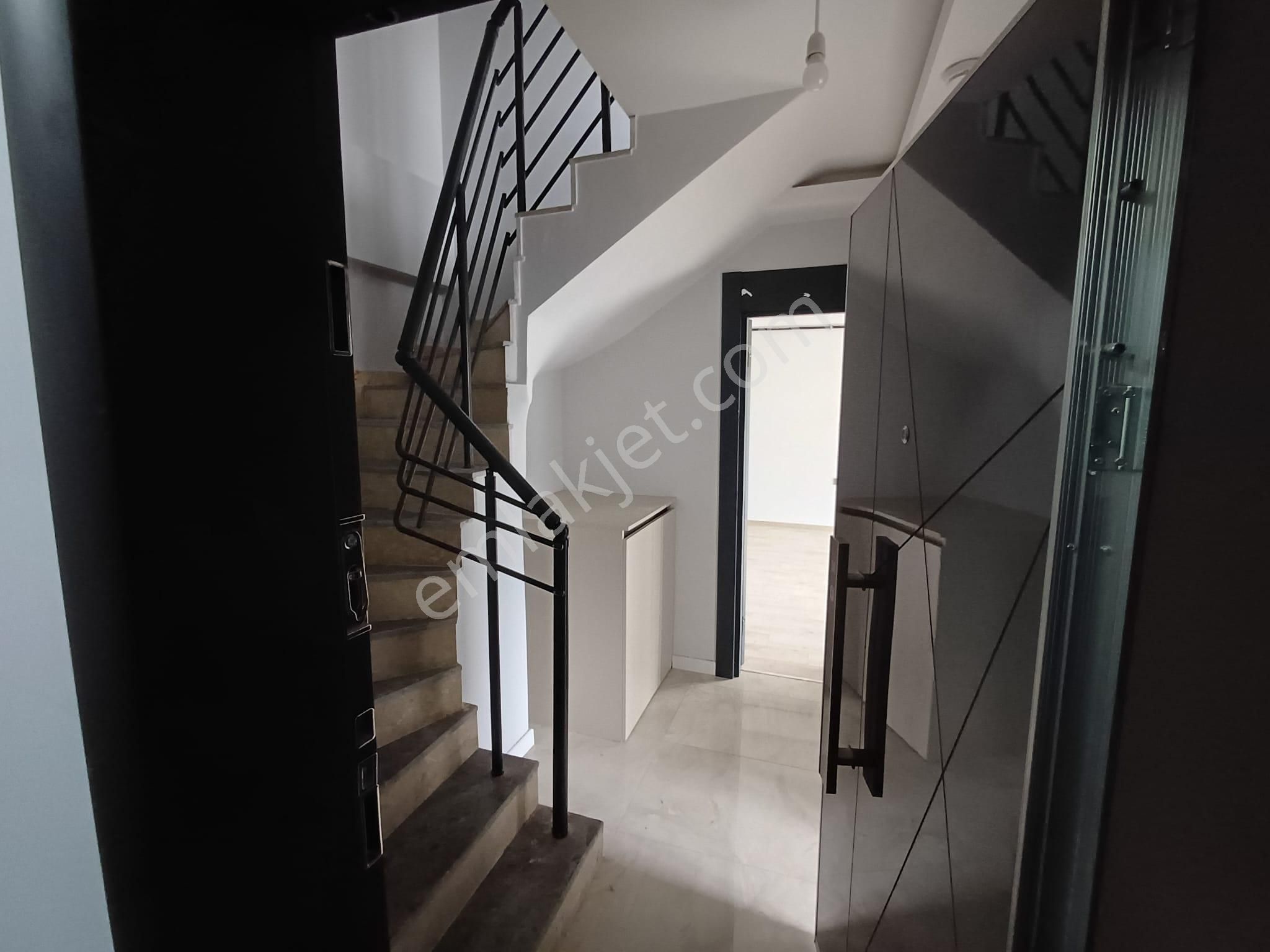 İncek De Bulvara Üniversitelere Yakın Kombili Asansörlü Otoparklı 3+1 Kiralık Dubleks Daire - Görsel 20