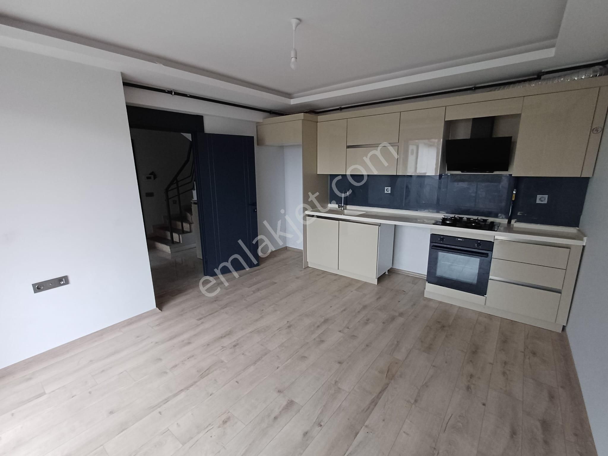 İncek De Bulvara Üniversitelere Yakın Kombili Asansörlü Otoparklı 3+1 Kiralık Dubleks Daire - Görsel 2