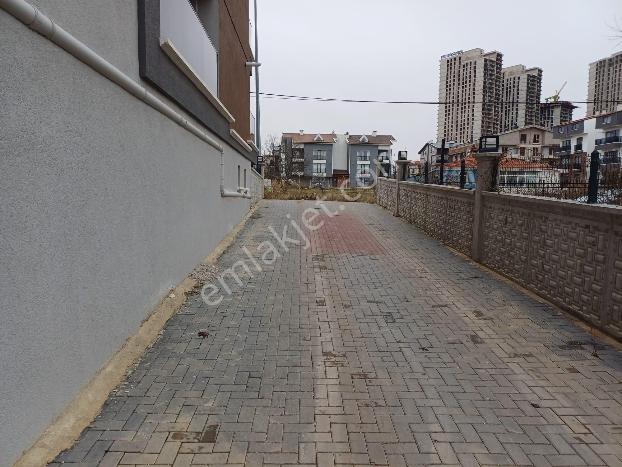 İncek De Bulvara Üniversitelere Yakın Kombili Asansörlü Otoparklı 3+1 Kiralık Dubleks Daire - Görsel 38