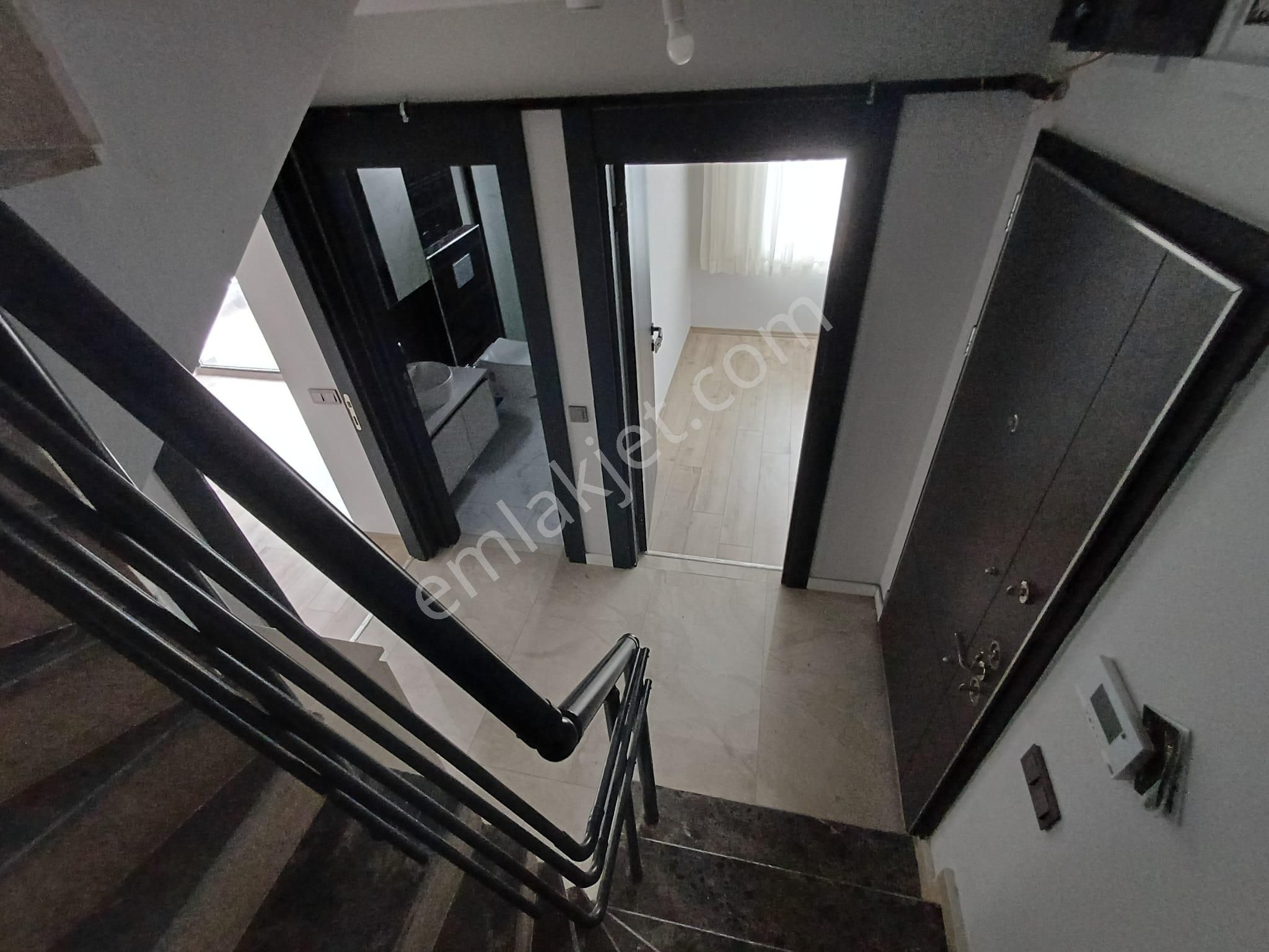 İncek De Bulvara Üniversitelere Yakın Kombili Asansörlü Otoparklı 3+1 Kiralık Dubleks Daire - Görsel 23