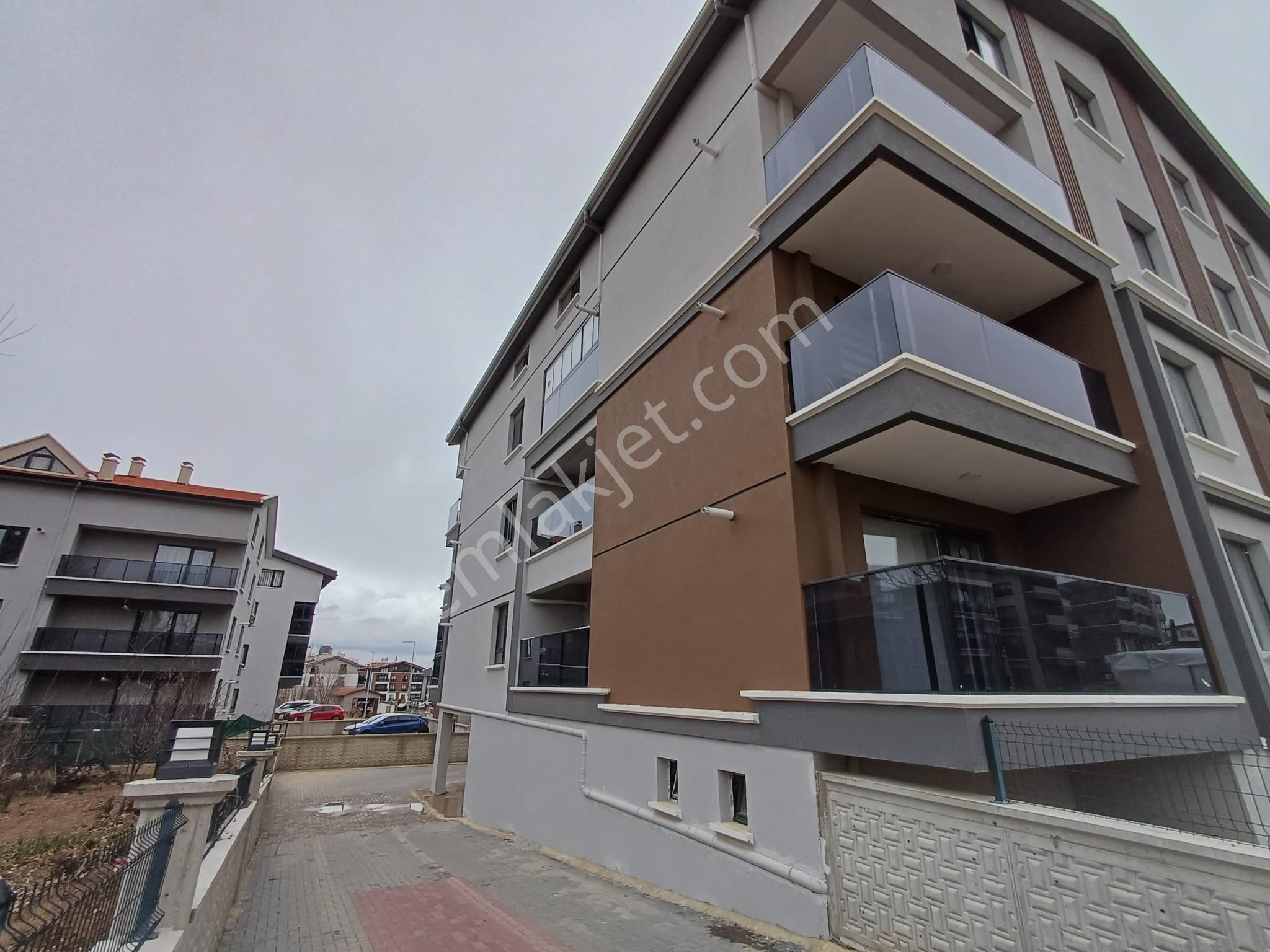 İncek De Bulvara Üniversitelere Yakın Kombili Asansörlü Otoparklı 3+1 Kiralık Dubleks Daire - Görsel 39