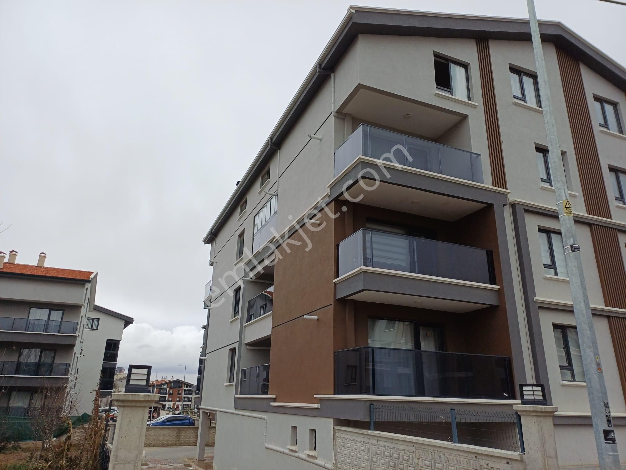 İncek De Bulvara Üniversitelere Yakın Kombili Asansörlü Otoparklı 3+1 Kiralık Dubleks Daire - Görsel 41