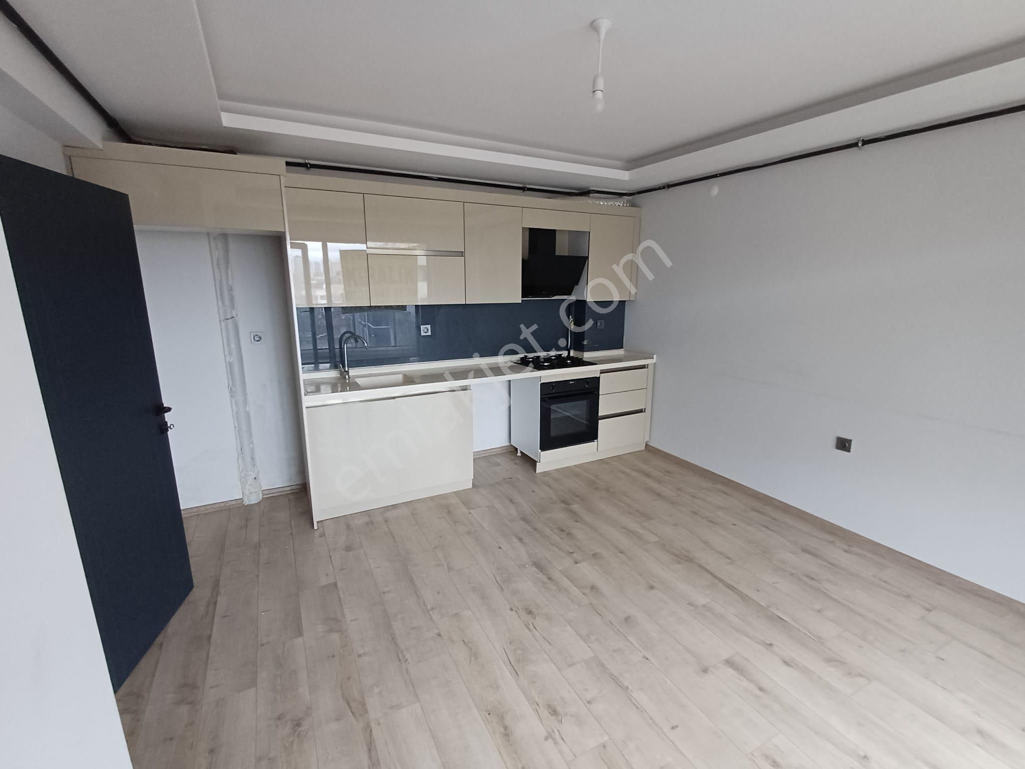 İncek De Bulvara Üniversitelere Yakın Kombili Asansörlü Otoparklı 3+1 Kiralık Dubleks Daire - Görsel 8