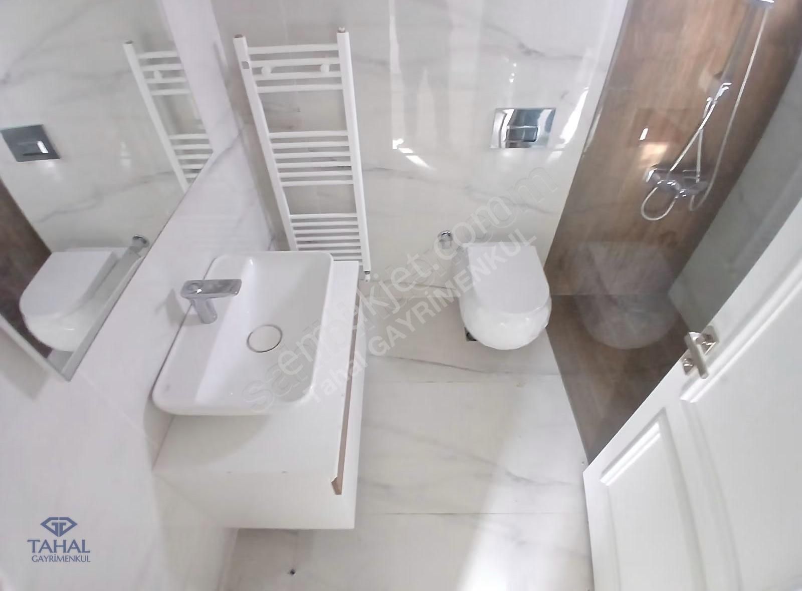 Döşemealtında 300m2 Site İçinde Satılık 4+1 Villa Özel Bahçeli - Görsel 2