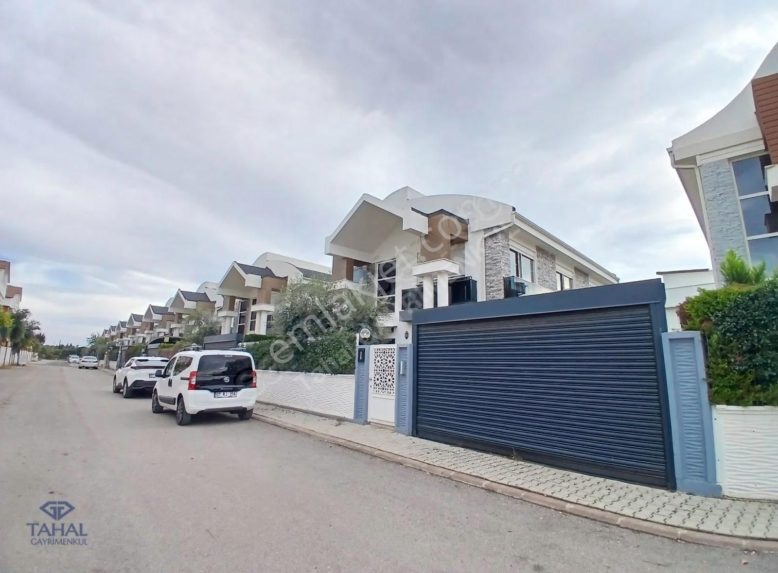 Döşemealtında 300m2 Site İçinde Satılık 4+1 Villa Özel Bahçeli - Görsel 12