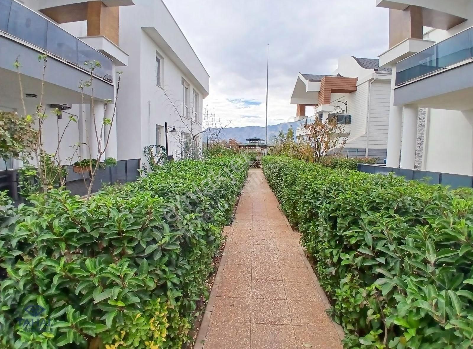 Döşemealtında 300m2 Site İçinde Satılık 4+1 Villa Özel Bahçeli - Görsel 8