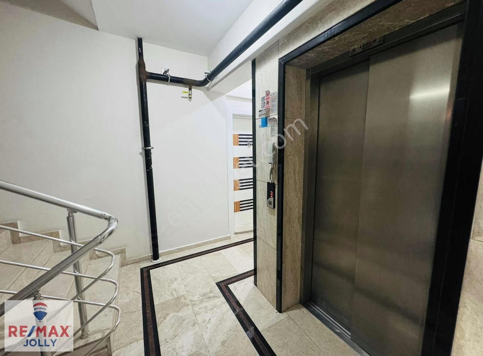 Naldöken İzban Yakını Gümüşpala'da Kiralık 1+1 Daire - Görsel 3