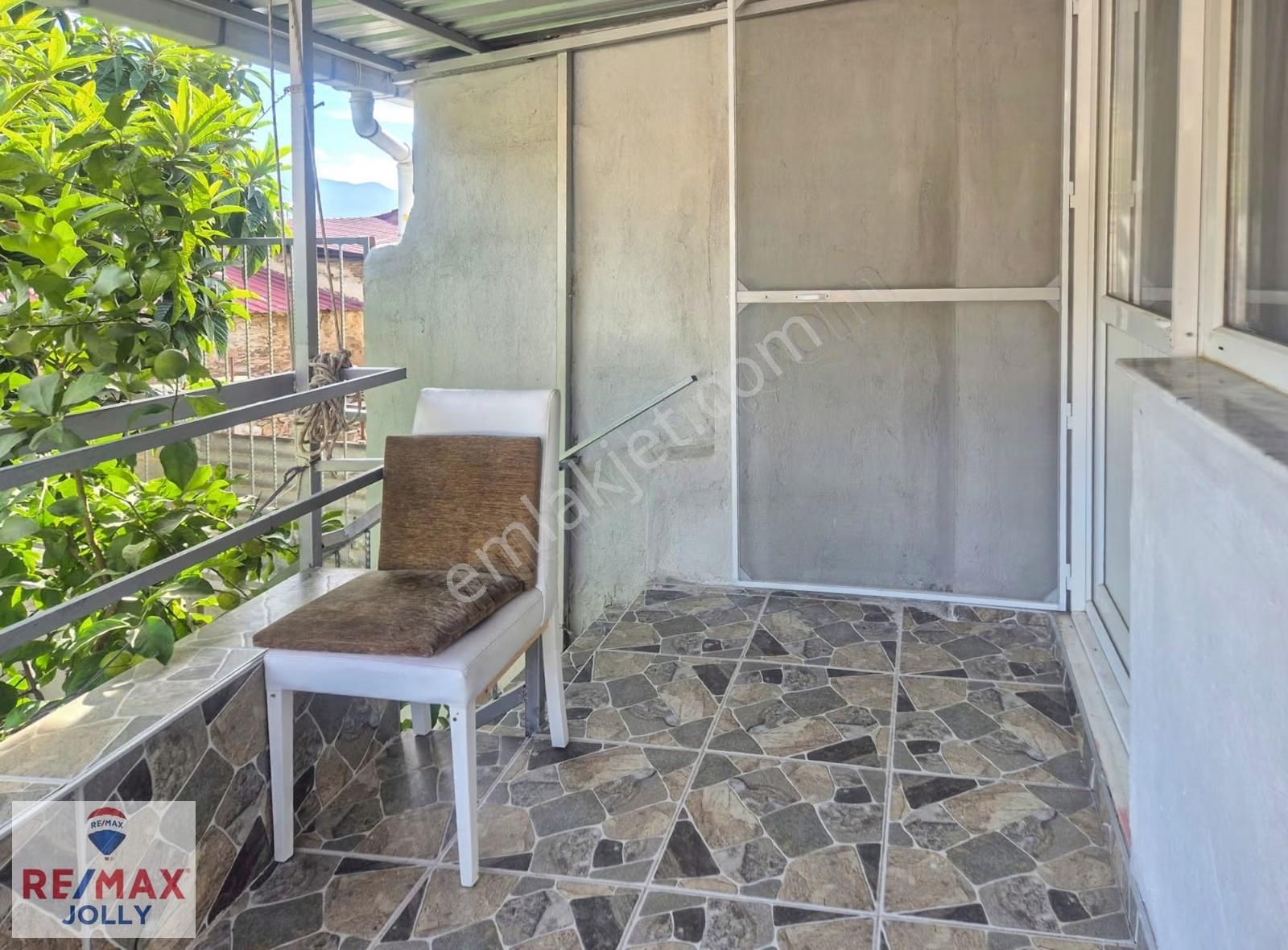 İzmir Bayındır Zeytinova Mah. 2+2 Satılık Avlulu İki Kat Köy Evi - Görsel 21