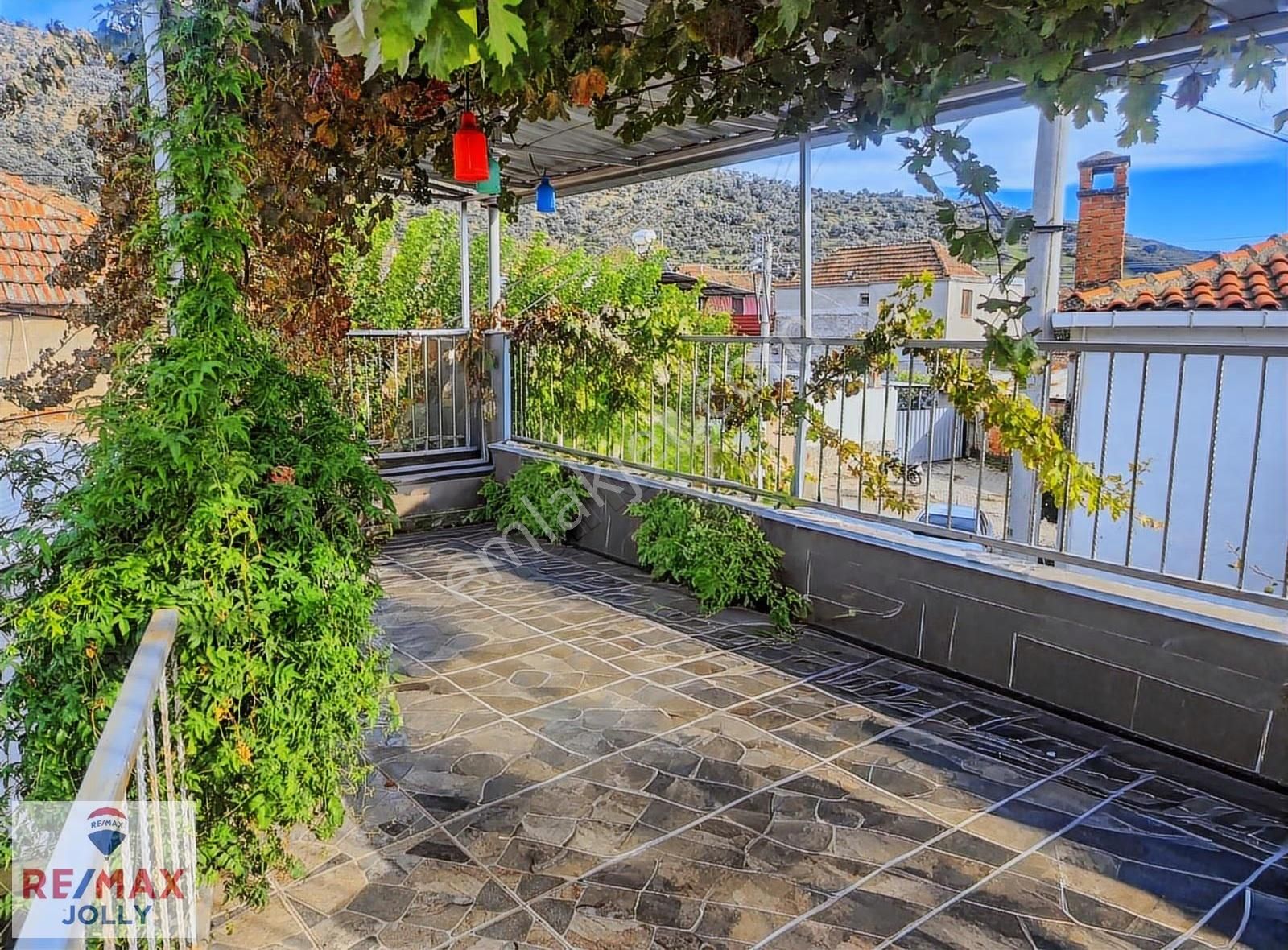 İzmir Bayındır Zeytinova Mah. 2+2 Satılık Avlulu İki Kat Köy Evi - Görsel 28