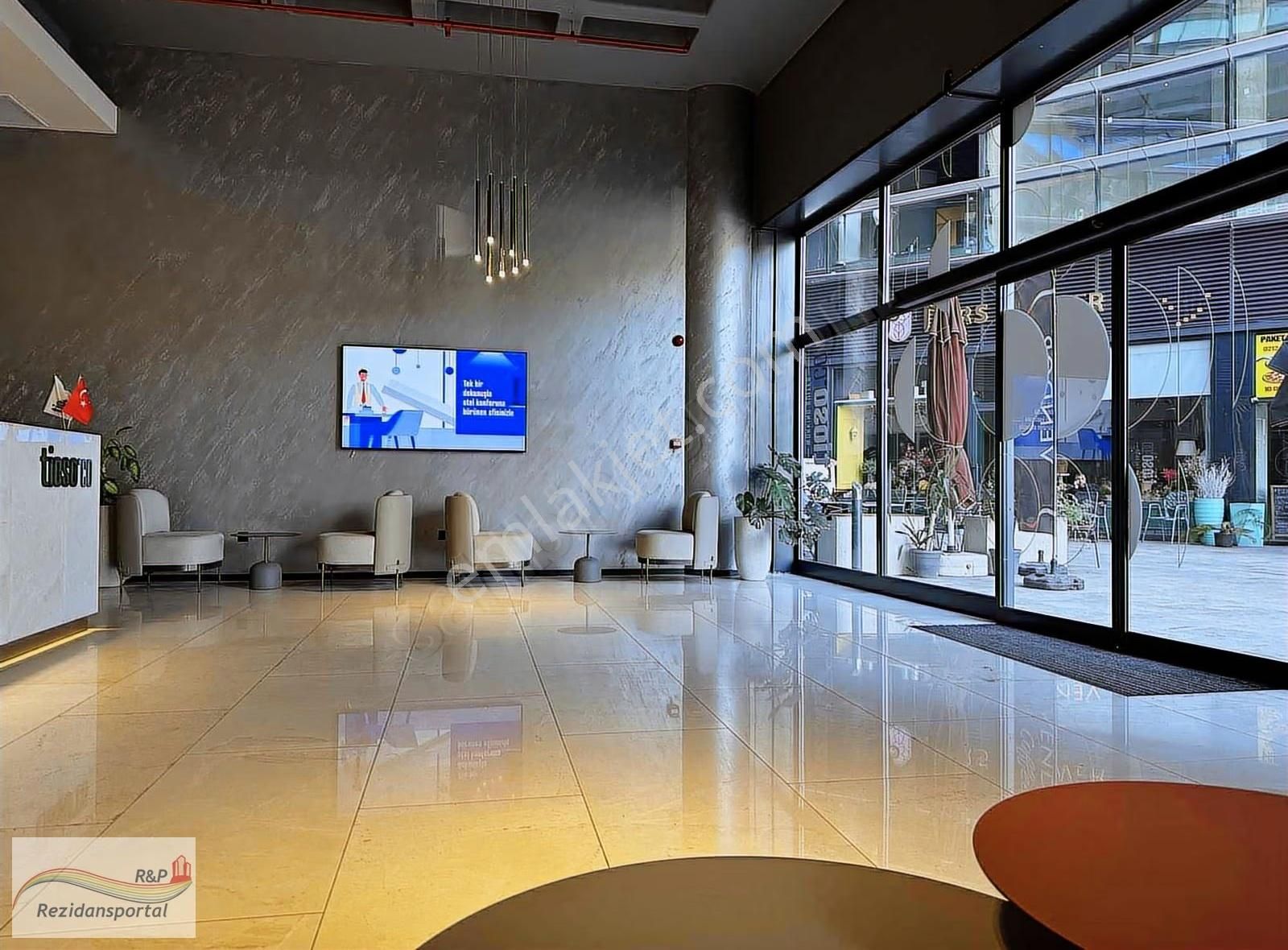 Kağıthane Plazada Kiralık Lüxs Yeni Nesil 7/24 Kullanım Ofisler - Görsel 14
