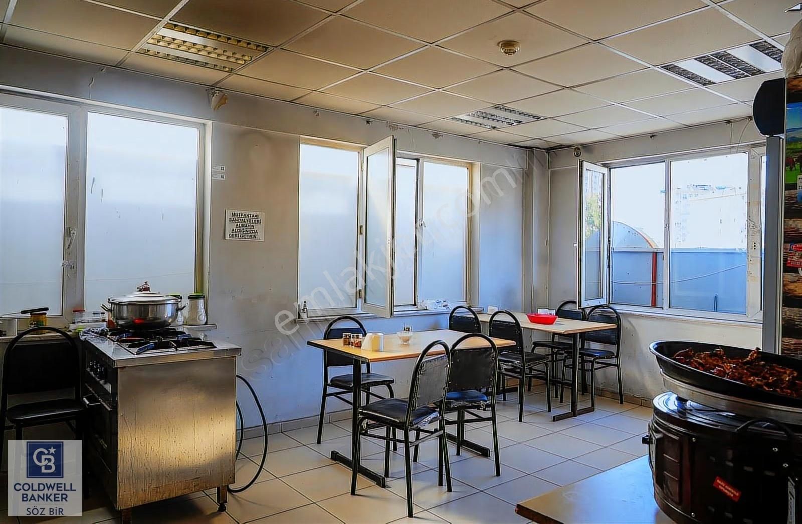 Ümraniye Atakent Mahallesi Nde Kurumsal Kiracılı Ticari Bina - Görsel 32