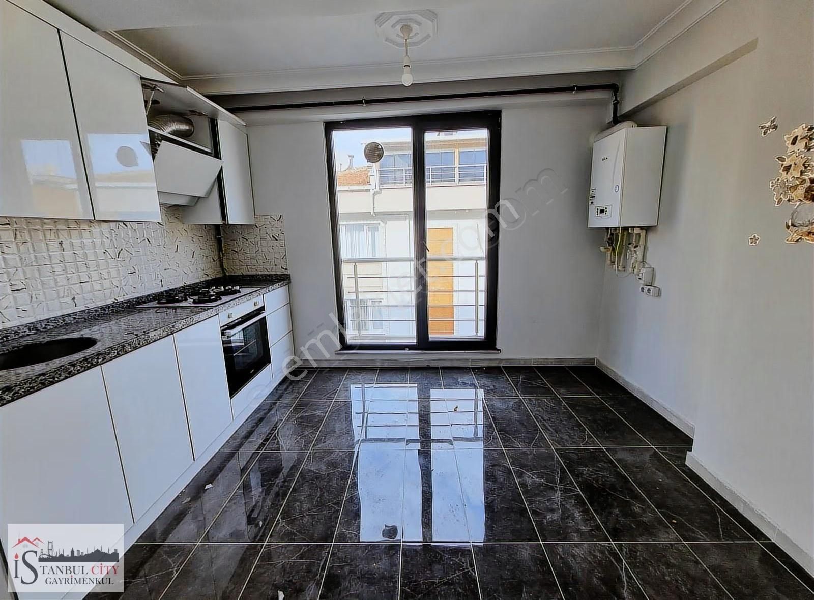 Bağcılar Hürriyet Mahallesinde Satılık 4+1 160 M2 Dubleksdaire - Görsel 6