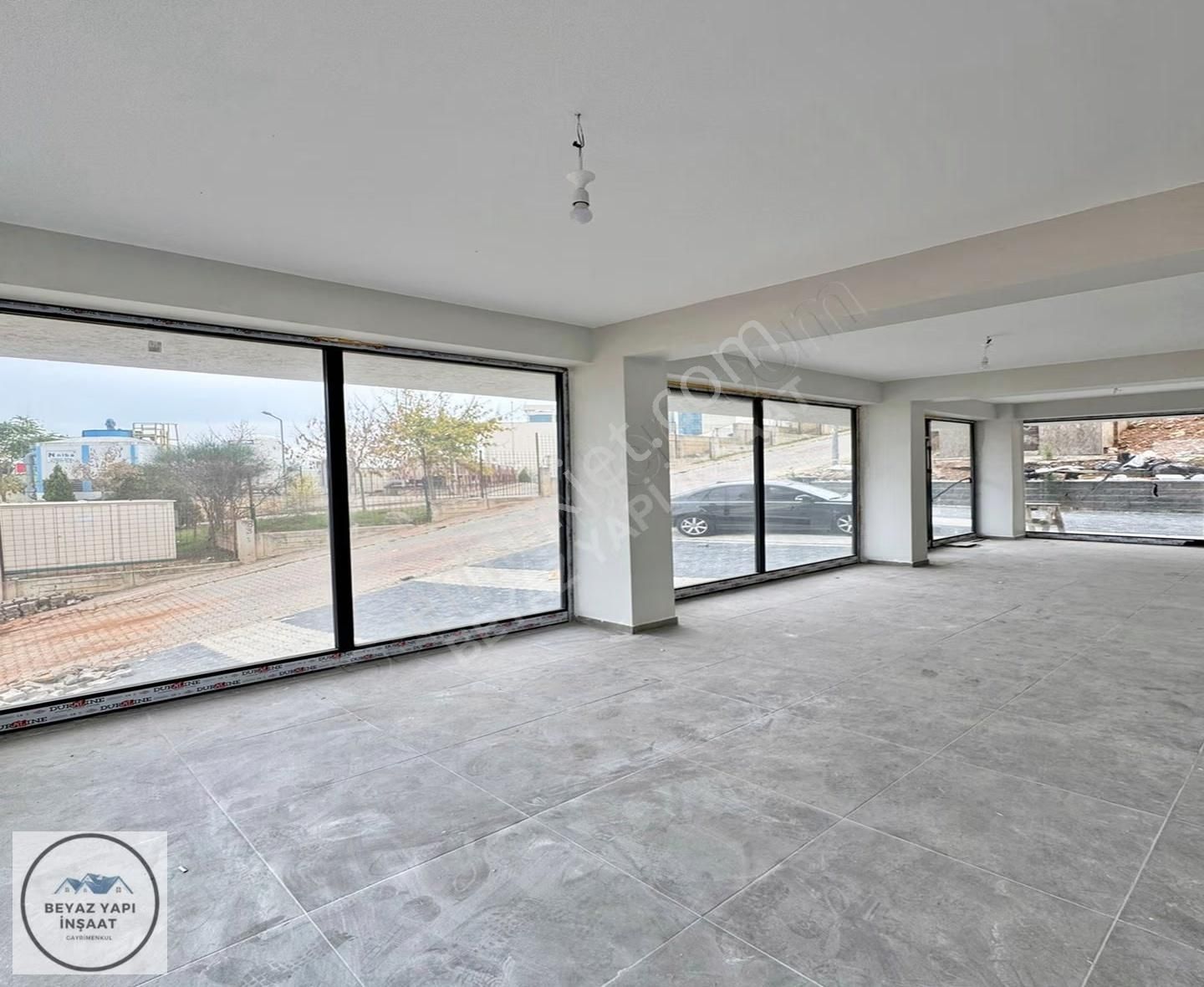 Beyaz Yapıdan Sağlık Bölgesinde Yoğun Lokasyon'da Kiralık Dükkan - Görsel 6