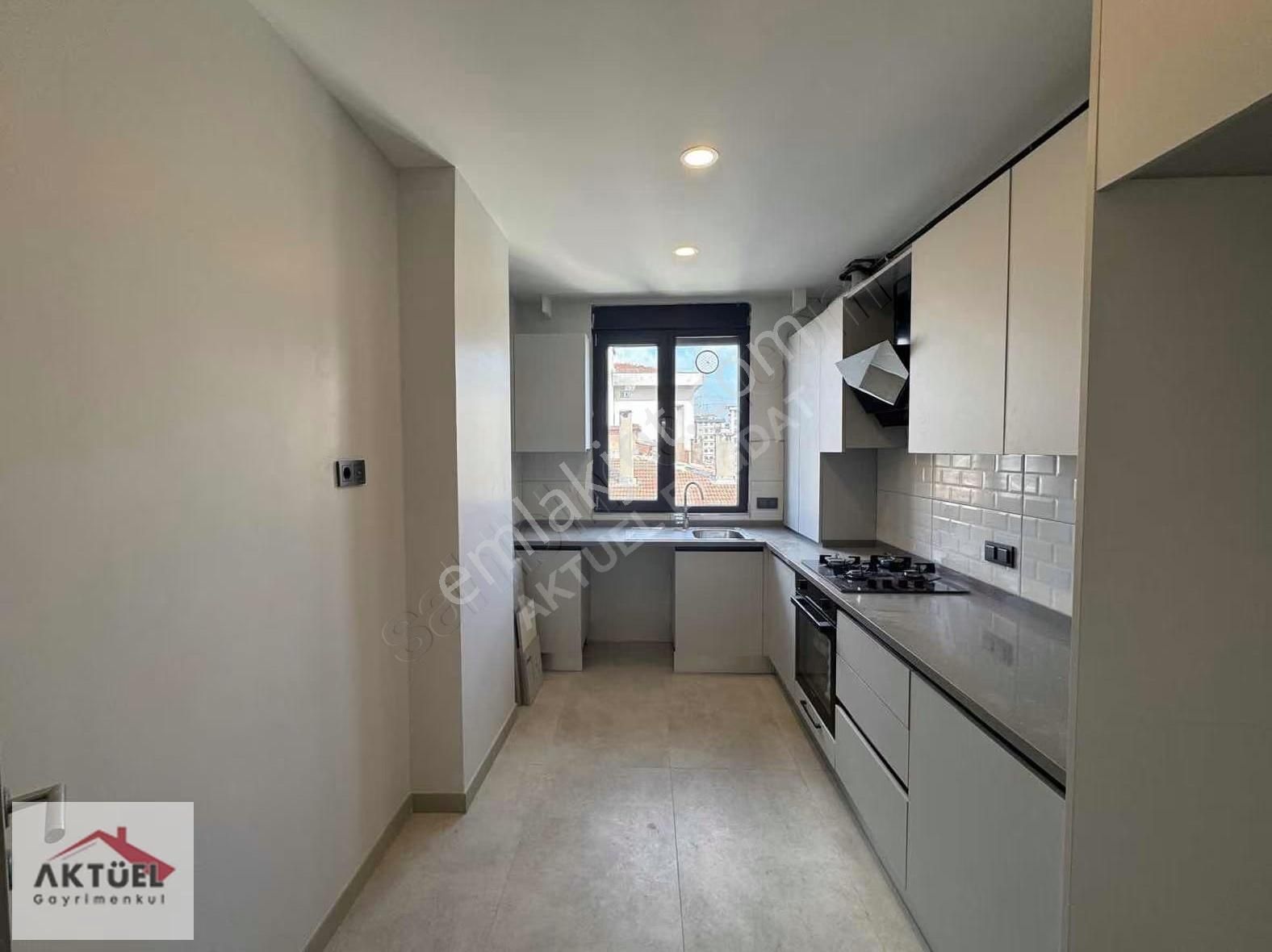 Göztepe'de Marmaraya Yakın Sıfır Bina 140 M2 Balkonlu Lüx 3+1 - Görsel 24