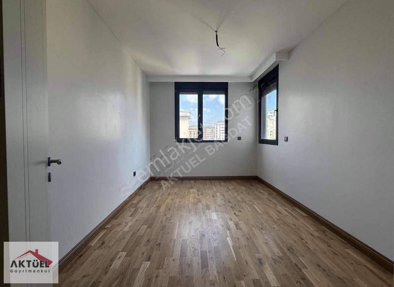 Göztepe'de Marmaraya Yakın Sıfır Bina 140 M2 Balkonlu Lüx 3+1 - Görsel 9