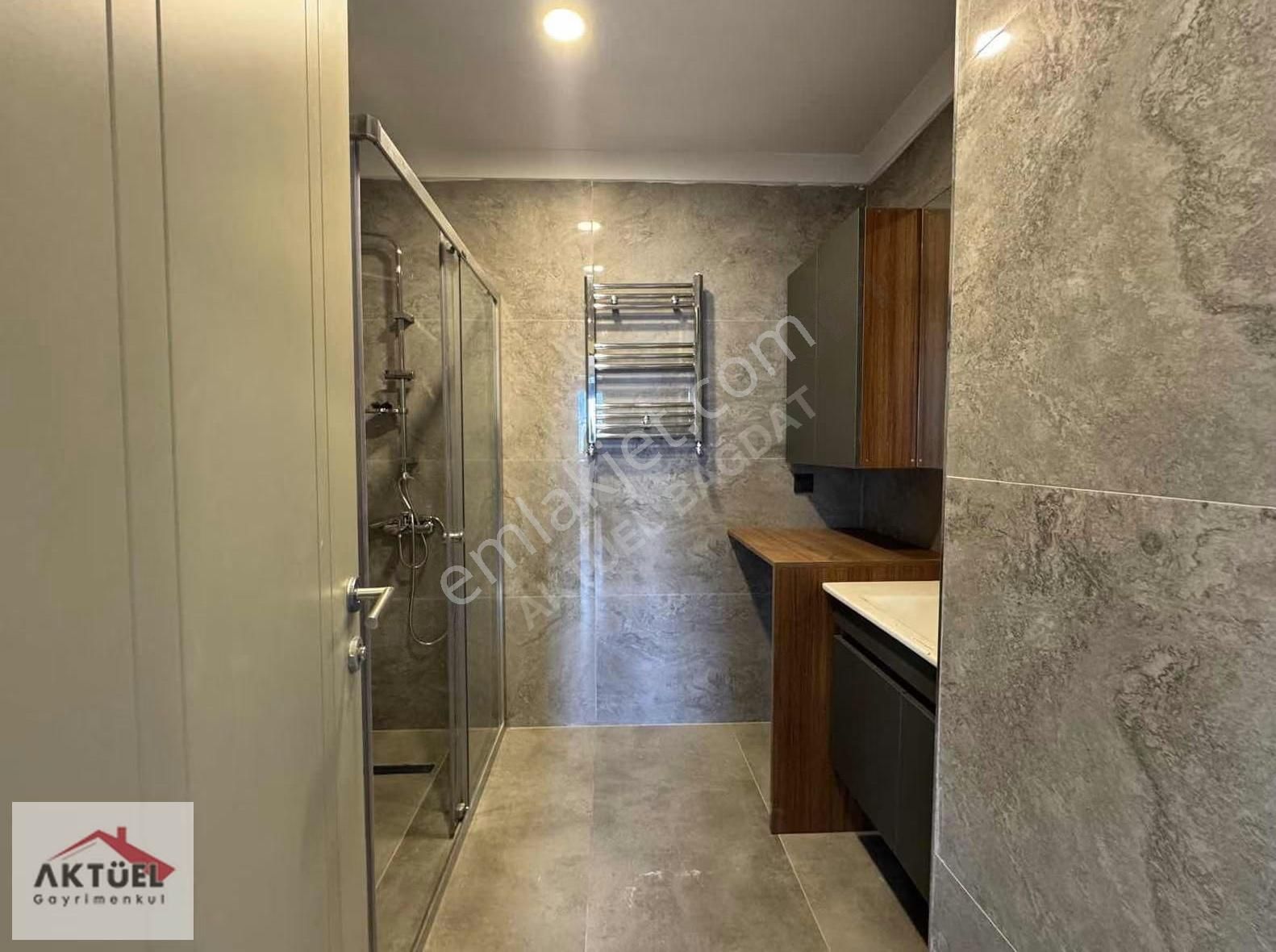 Göztepe'de Marmaraya Yakın Sıfır Bina 140 M2 Balkonlu Lüx 3+1 - Görsel 5