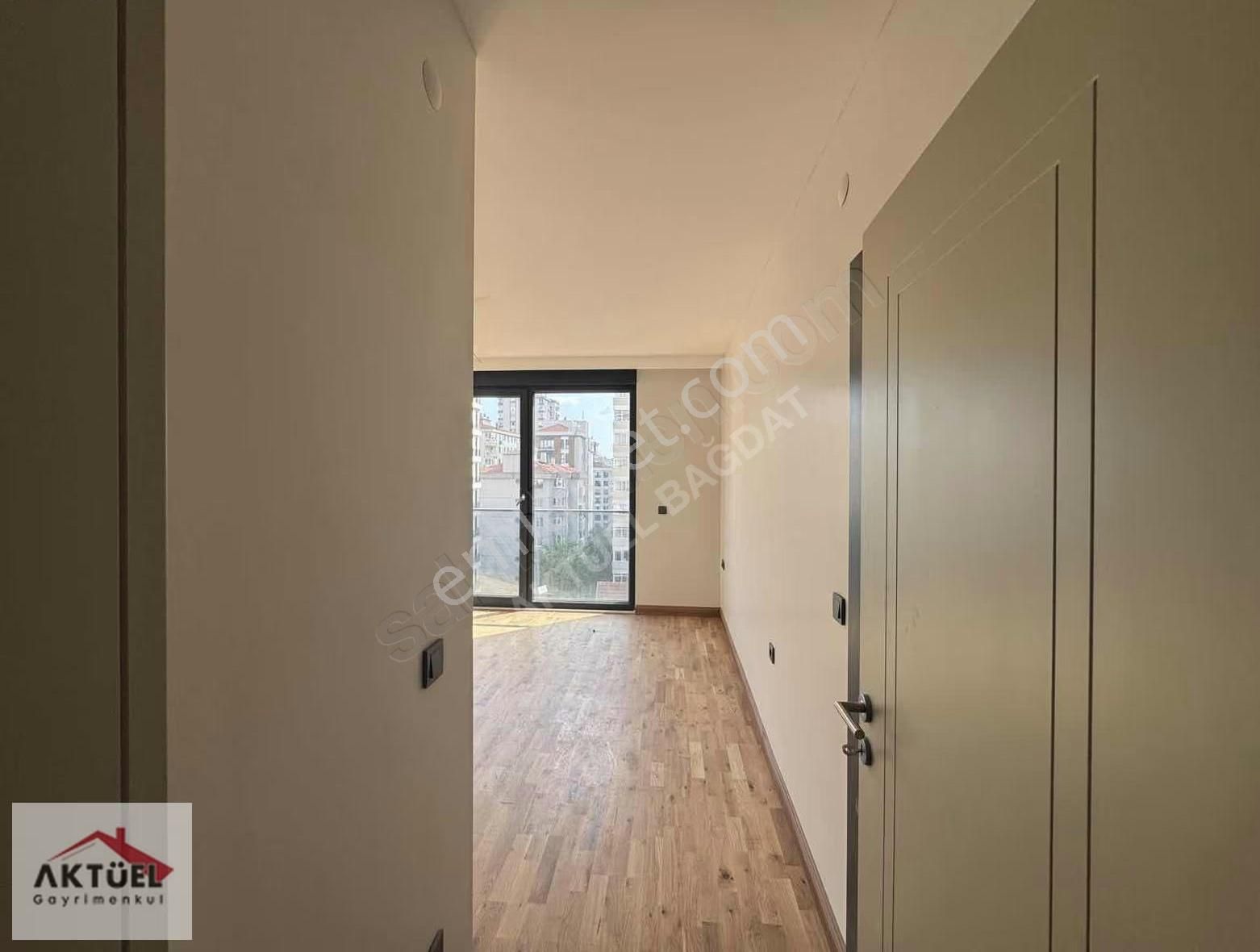 Göztepe'de Marmaraya Yakın Sıfır Bina 140 M2 Balkonlu Lüx 3+1 - Görsel 10