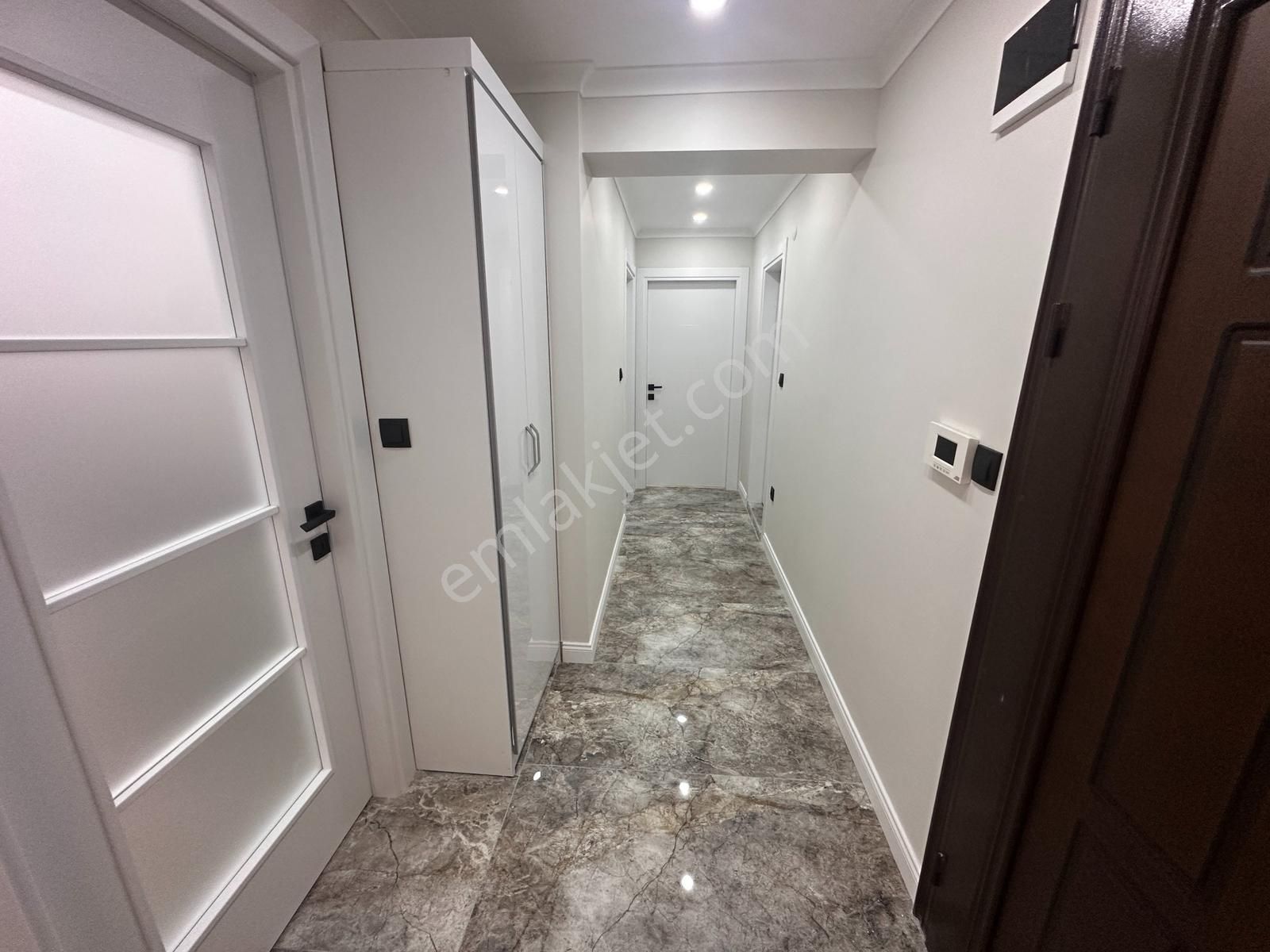 Tamiş'den Altıntepe'de Genç Bakımlı Binada Lüx Yapılı Ön Ceph2+1 - Görsel 32